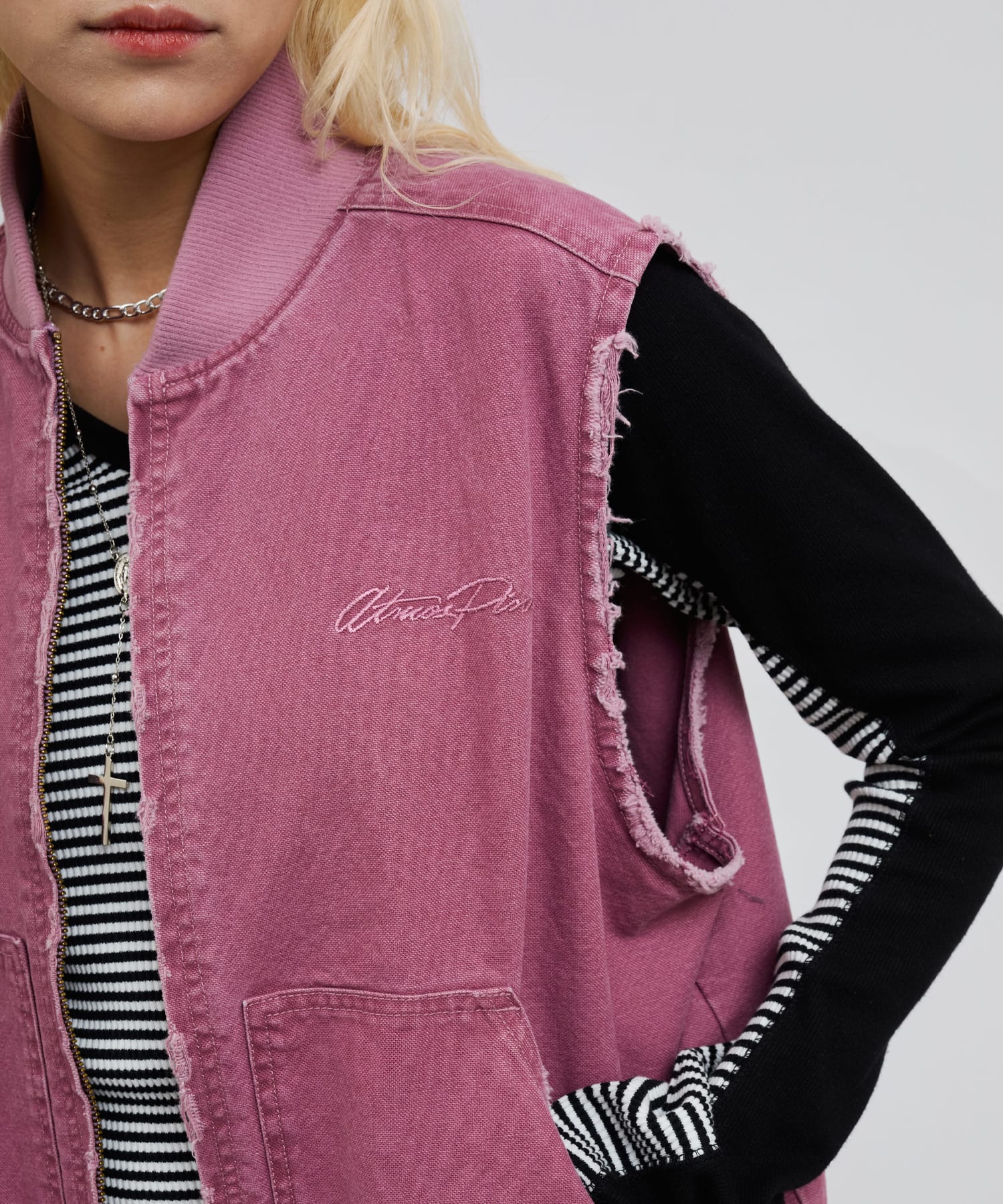 atmos pink Vintage Finish Vest PINKの画像