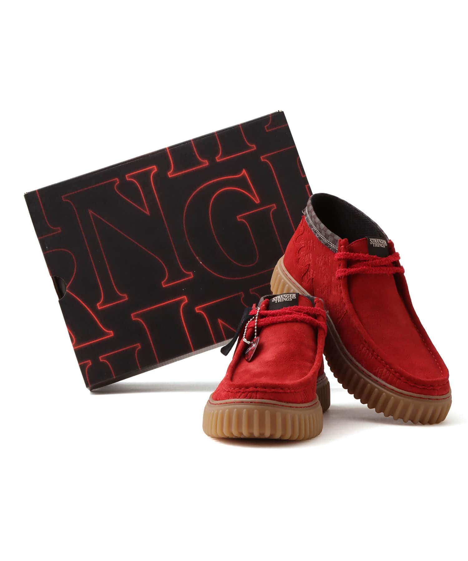 CLARKS Torhill Hi x Stranger Things Redの画像