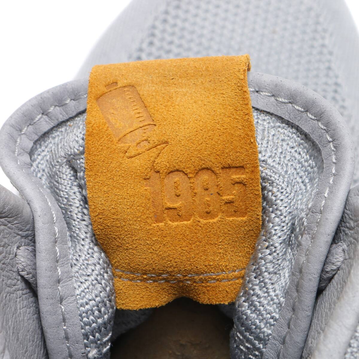 JORDAN BRAND AIR JORDAN 1 RETRO HI FLYKNIT  WOLF GREY/GOLDEN HARVEST-GUM YELLOWの画像