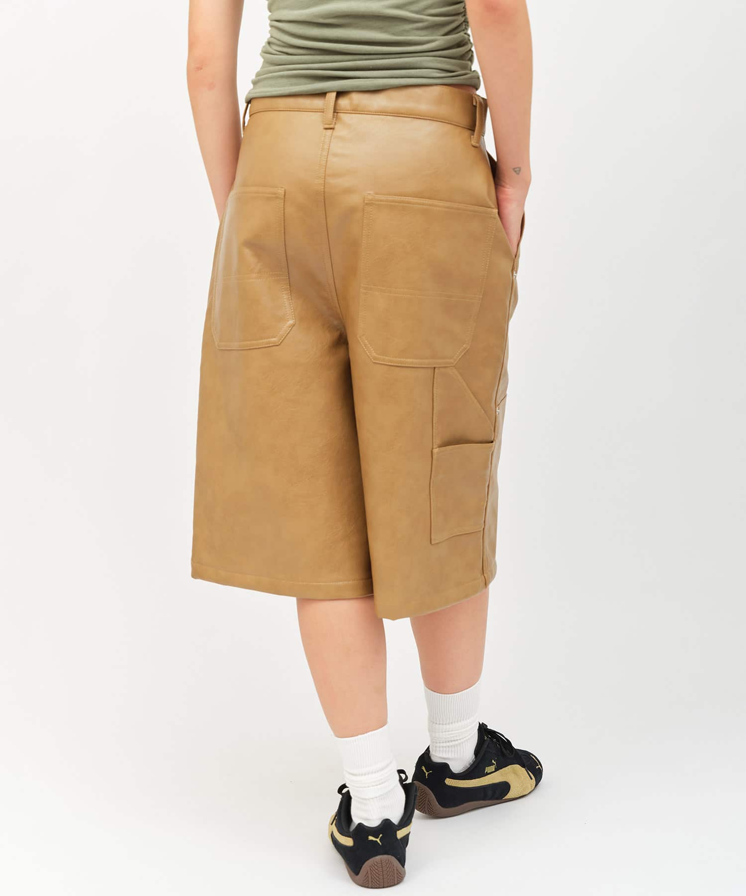 atmos pink Synthetic Leather Half Pants BEIGEの画像