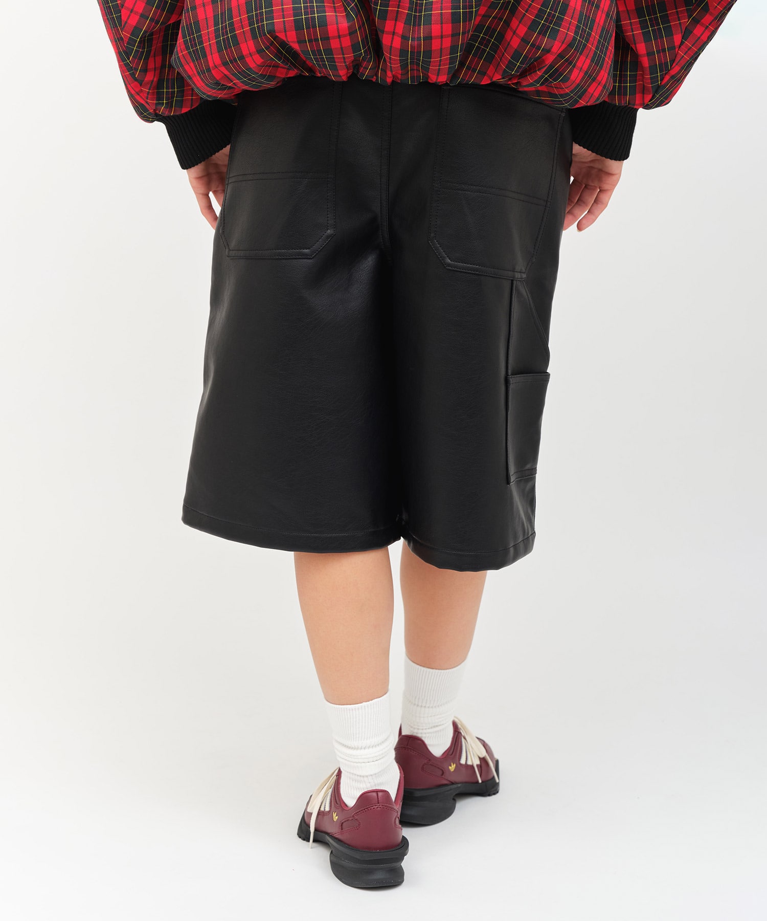 atmos pink Synthetic Leather Half Pants BLACKの画像