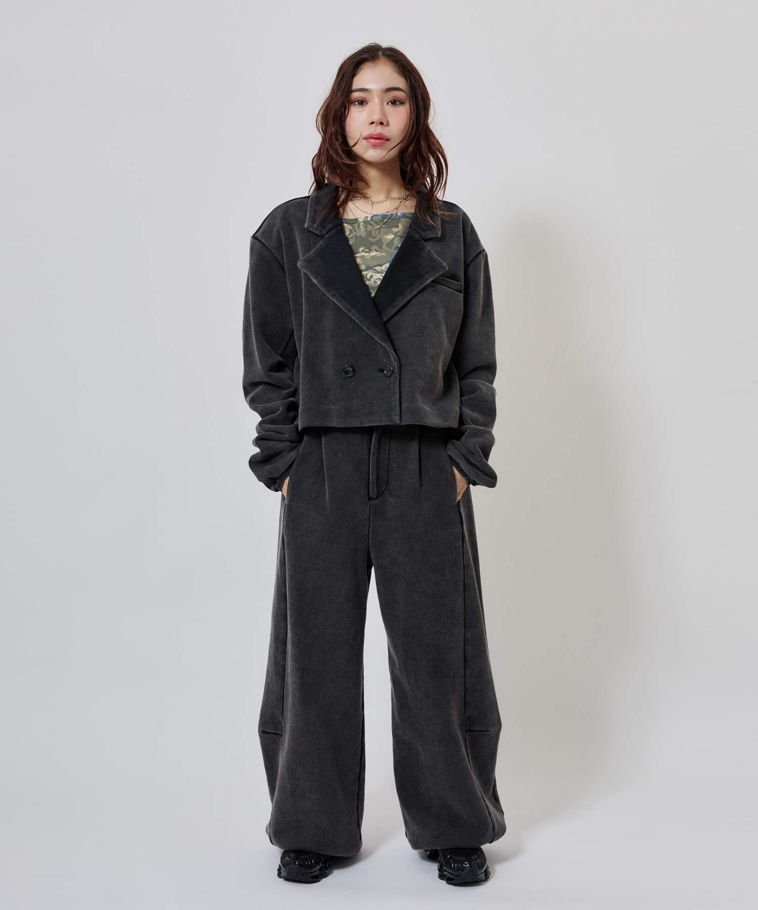 atmos pink Jersey Cropped Jacket CHARCOALの画像