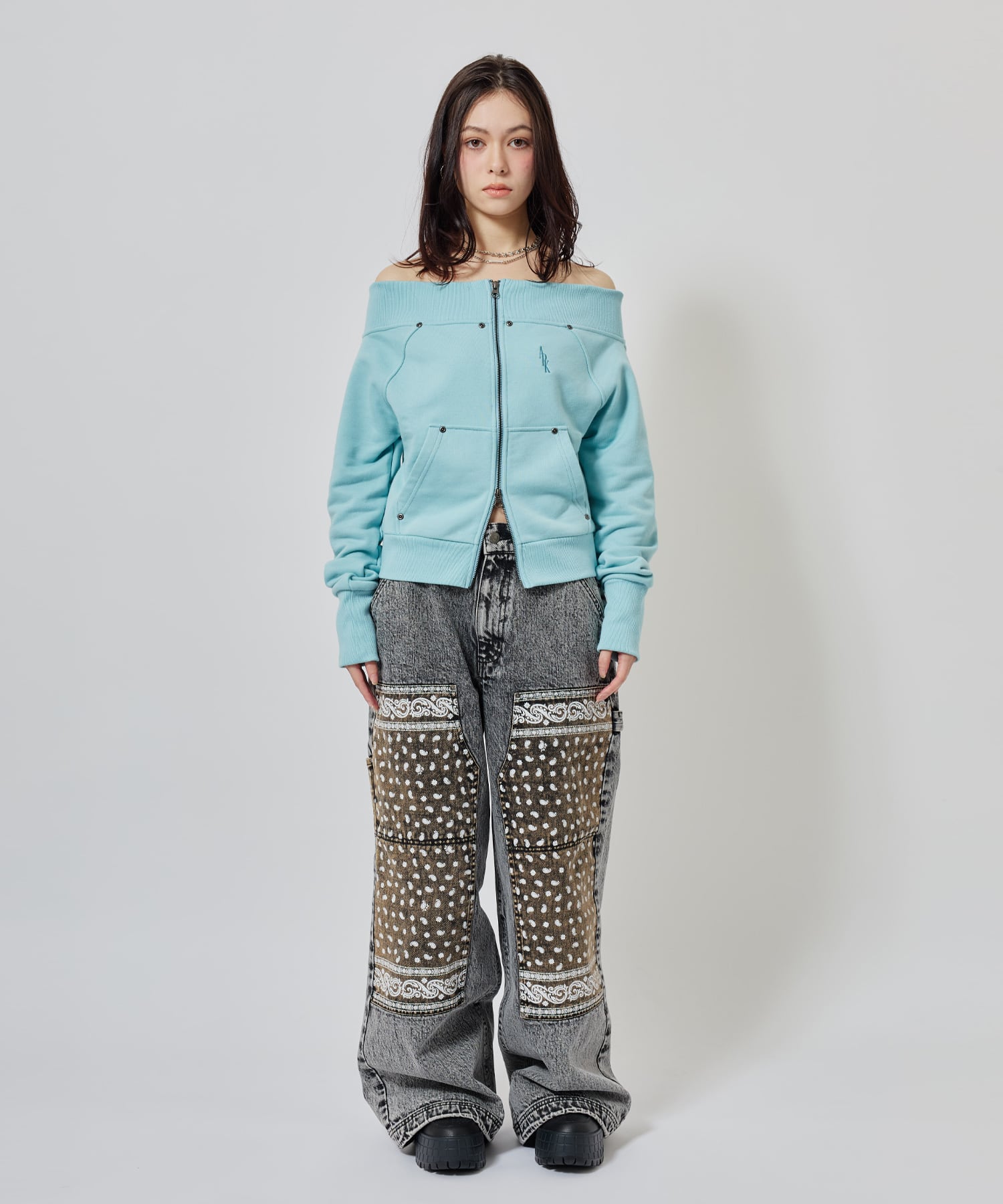 atmos pink Panelled Bandana Denim Pants BLACKの画像