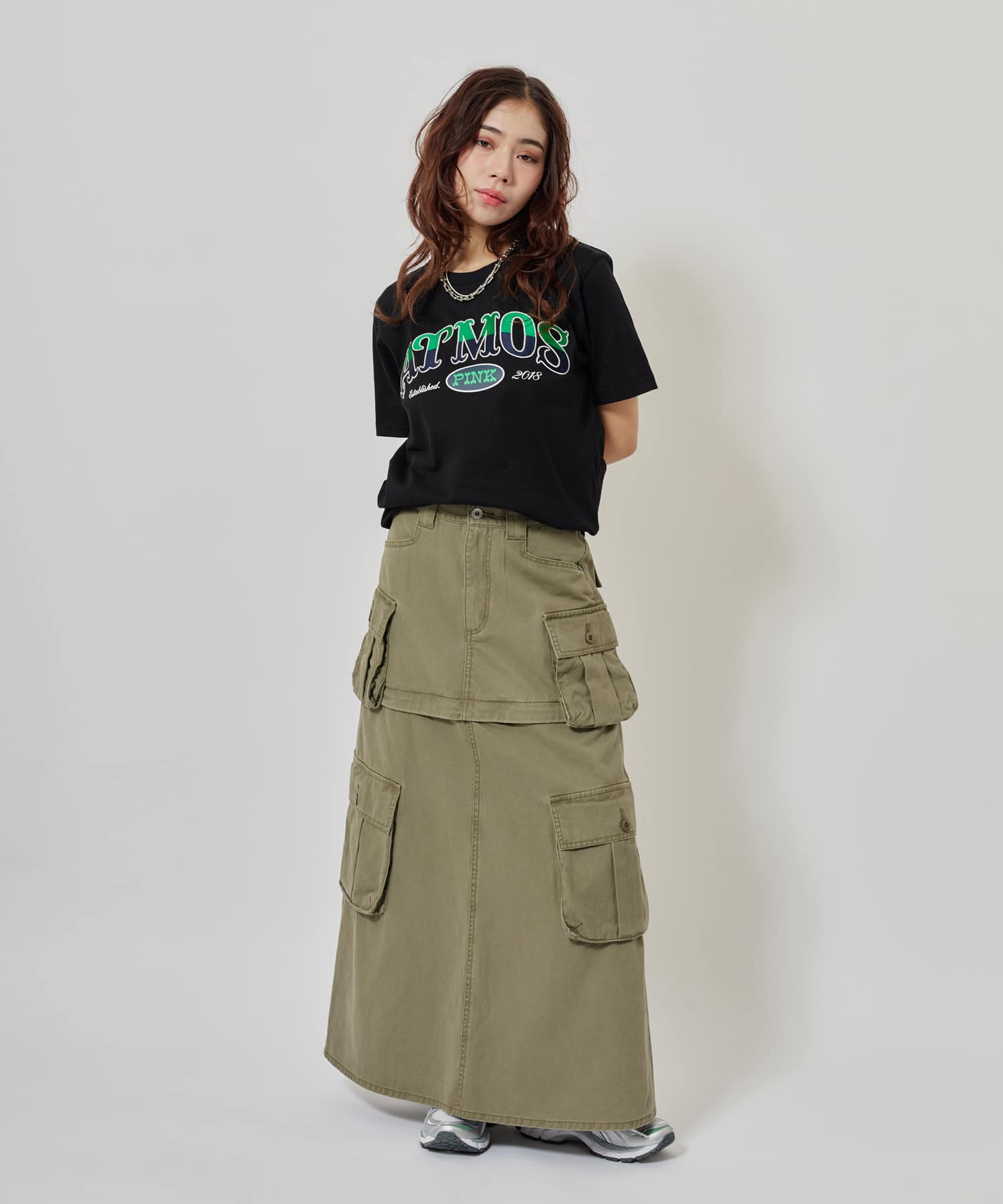 atmos pink Embroidery Logo T-shirt BLACKの画像