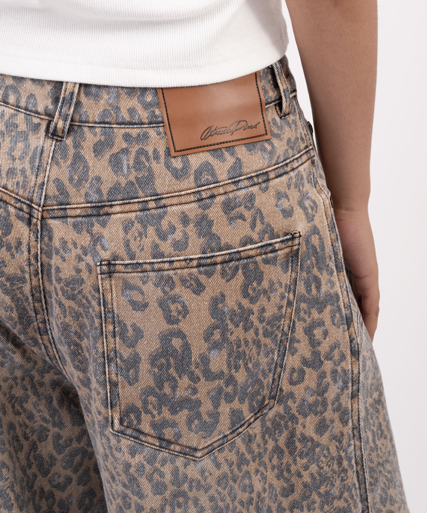 atmos pink Leopard Curve Pants BROWNの画像