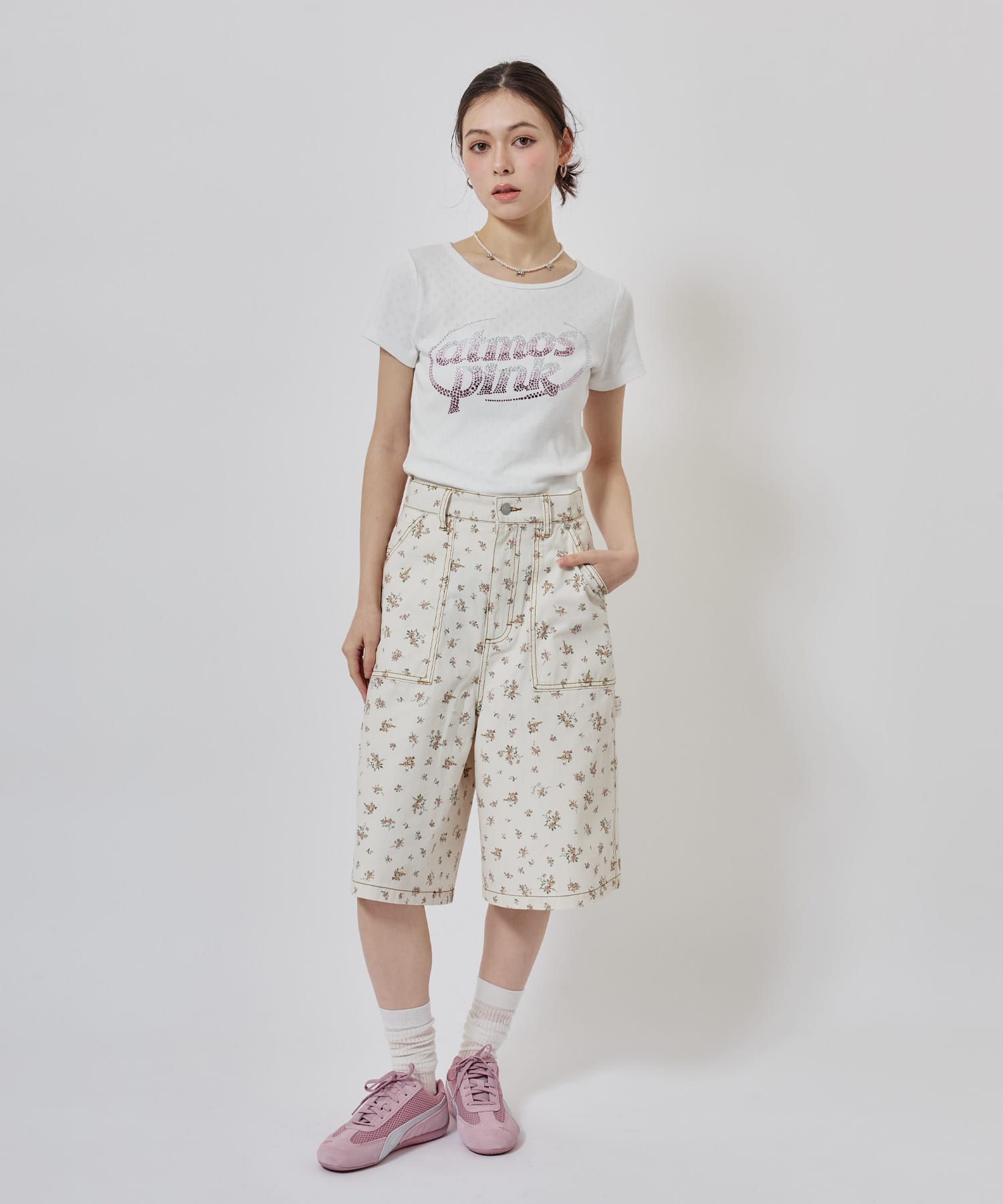 atmos pink Rhinestone Logo T-shirt WHITEの画像