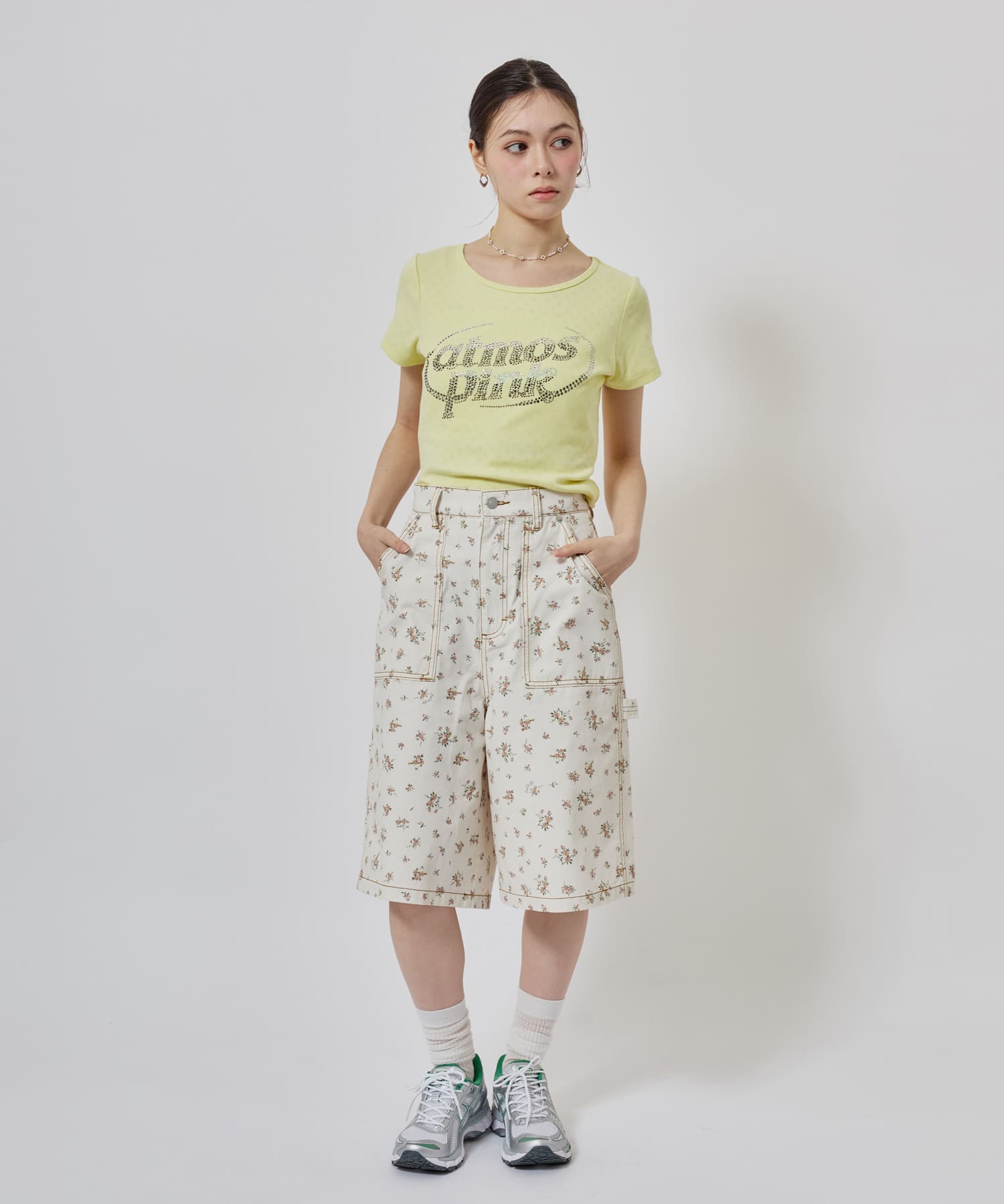 atmos pink Rhinestone Logo T-shirt YELLOWの画像