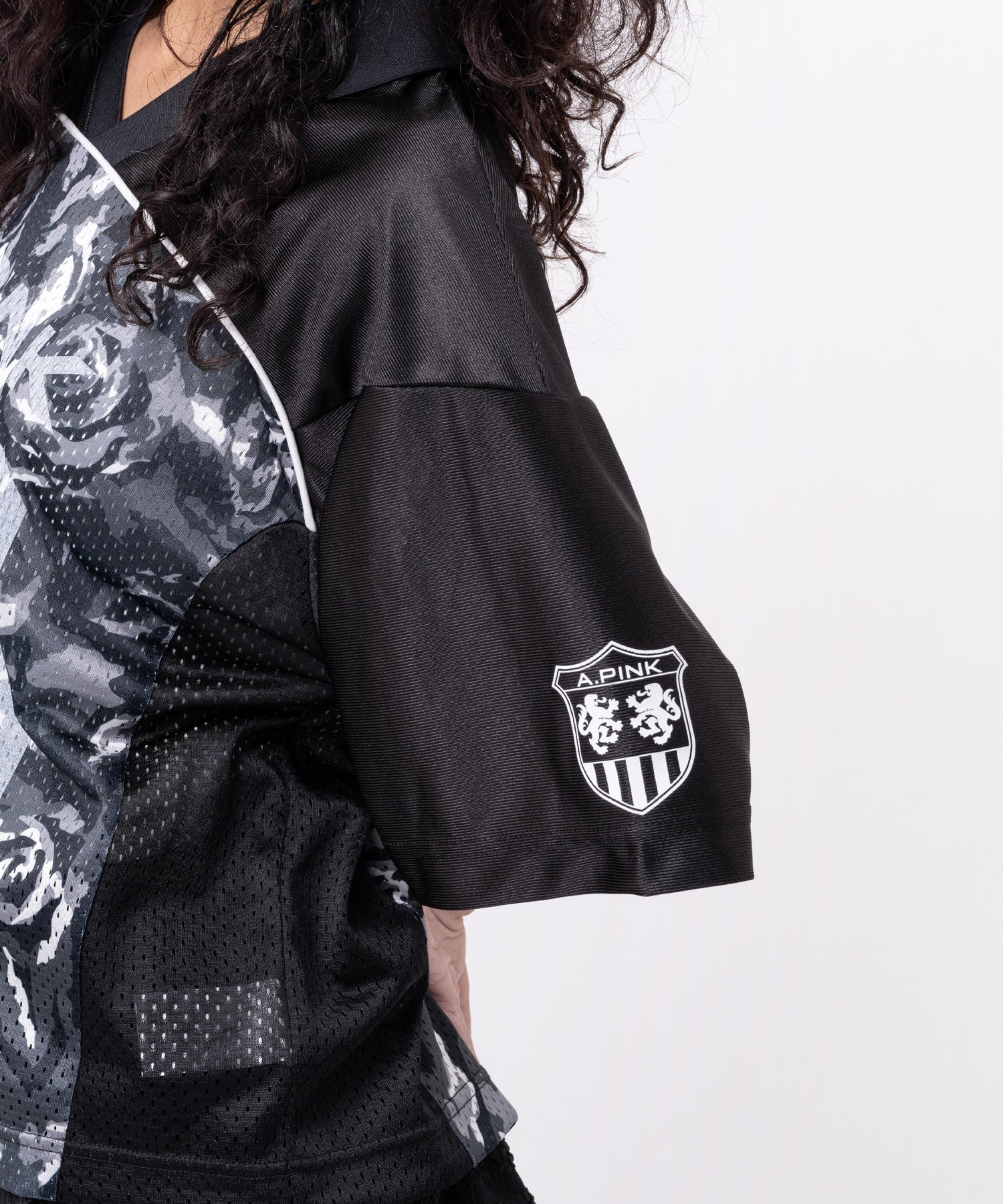 atmos pink Rose Camouflage Game Shirt BLACKの画像