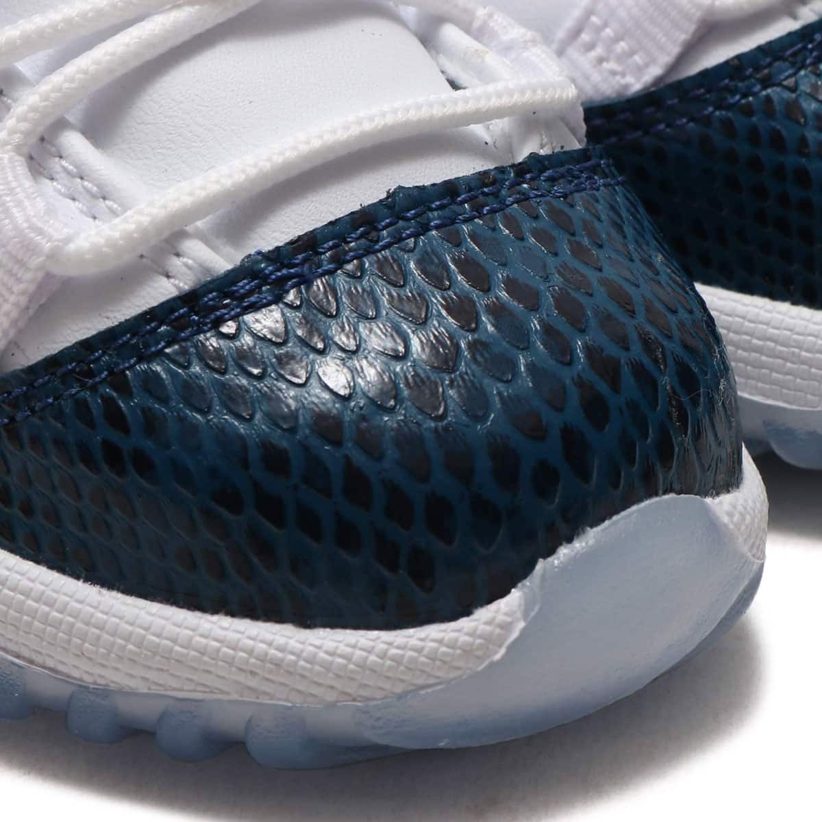 JORDAN BRAND JORDAN 11 RETRO LOW LE TD WHITE/BLACK-NAVY 19SU-Sの画像