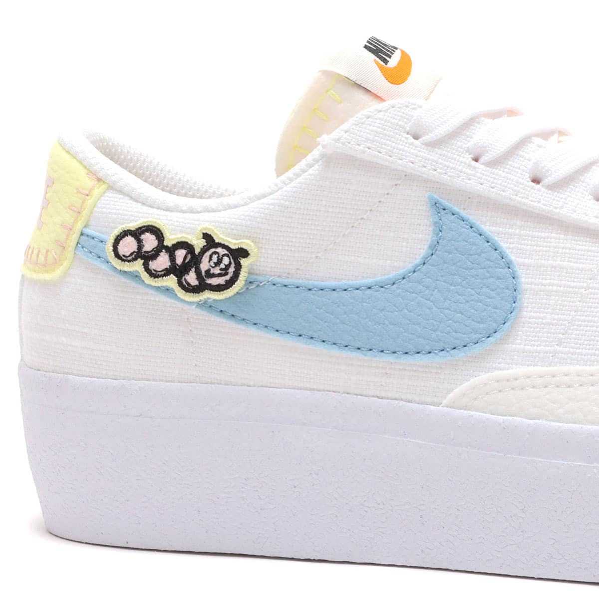 NIKE W BLAZER LOW PLATFORM SE NN WHITE/BOARDER BLUE-PINK OXFORD  22SP-I|atmos（アトモス） 公式オンラインストア