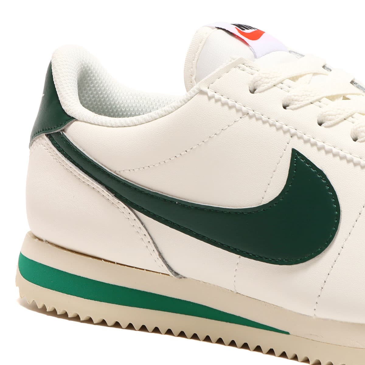 NIKE W CORTEZ SAIL/GORGE GREEN-MALACHITE-COCONUT MILK 23SU-I