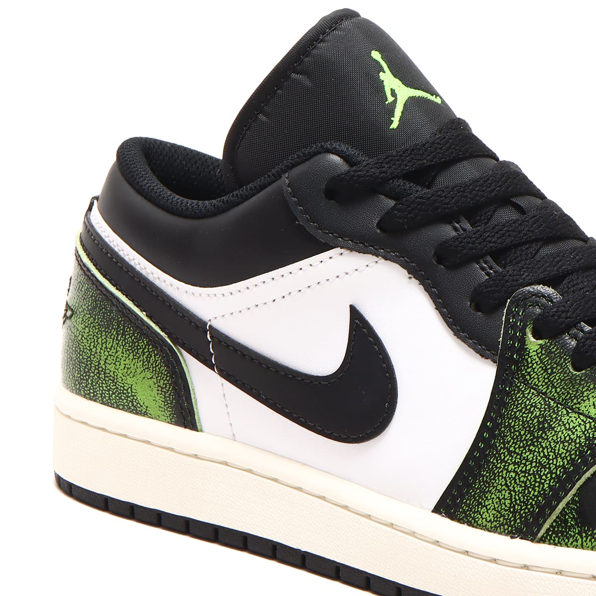 JORDAN BRAND AIR JORDAN 1 LOW SE BLACK/ELECTRIC GREEN-WHITE-SAIL