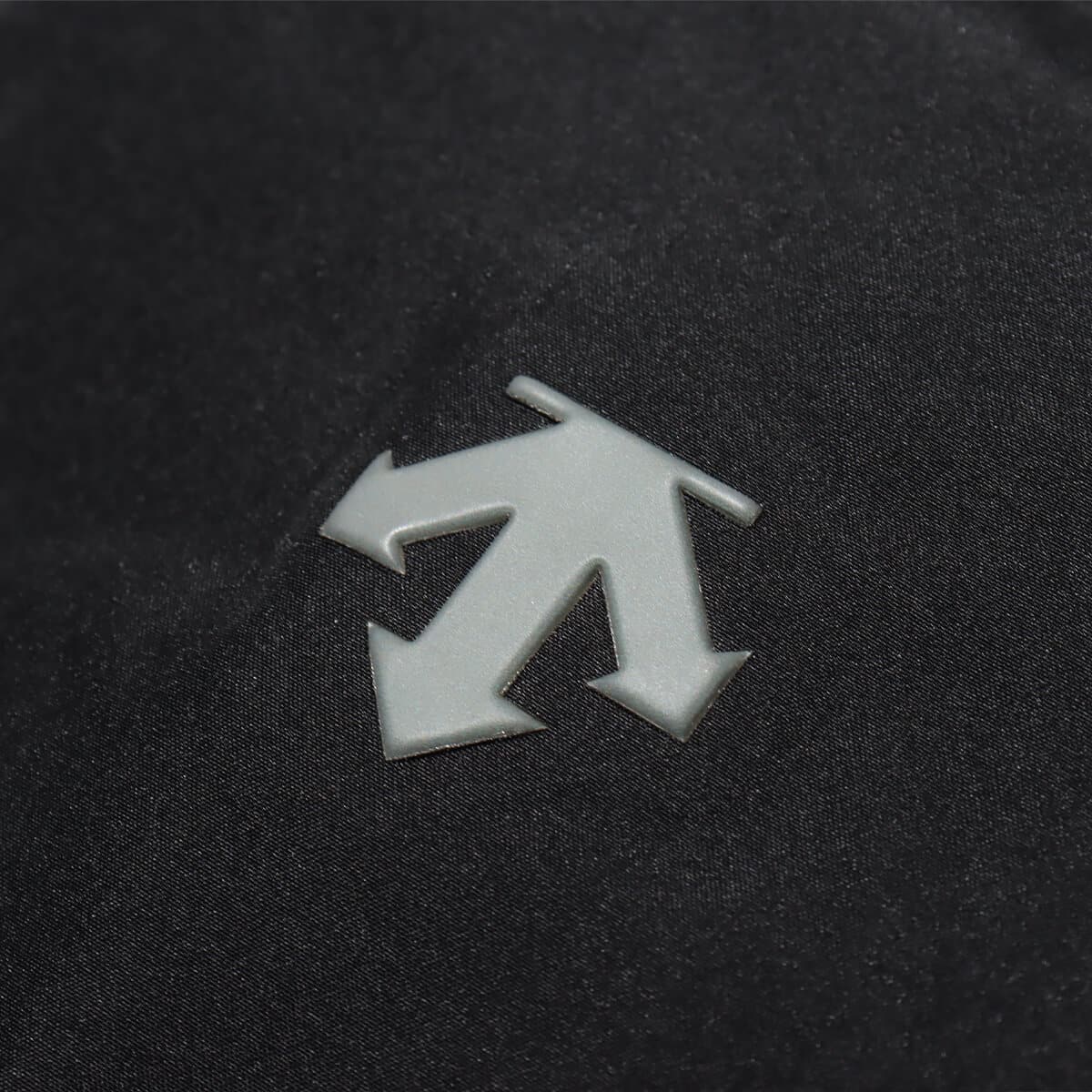 DESCENTE GORE DOWN JACKET ブラック 23FW-Sの画像