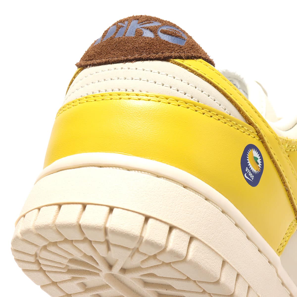 NIKE W DUNK LOW LX COCONUT MILK/VIVID SULFUR-CACAO WOW 22SU-I