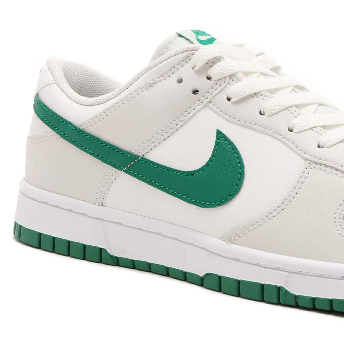 NIKE DUNK LOW RETRO SUMMIT WHITE/MALACHITE-PLATINUM TINT