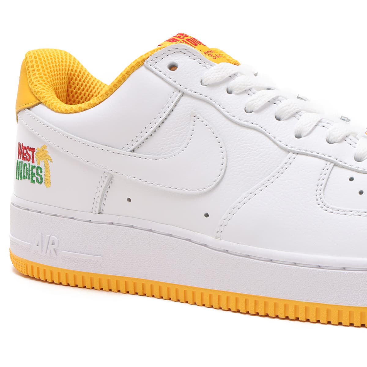 NIKE AIR FORCE 1 LOW RETRO QS WHITE/WHITE-UNIVERSITY GOLD 23FA-S