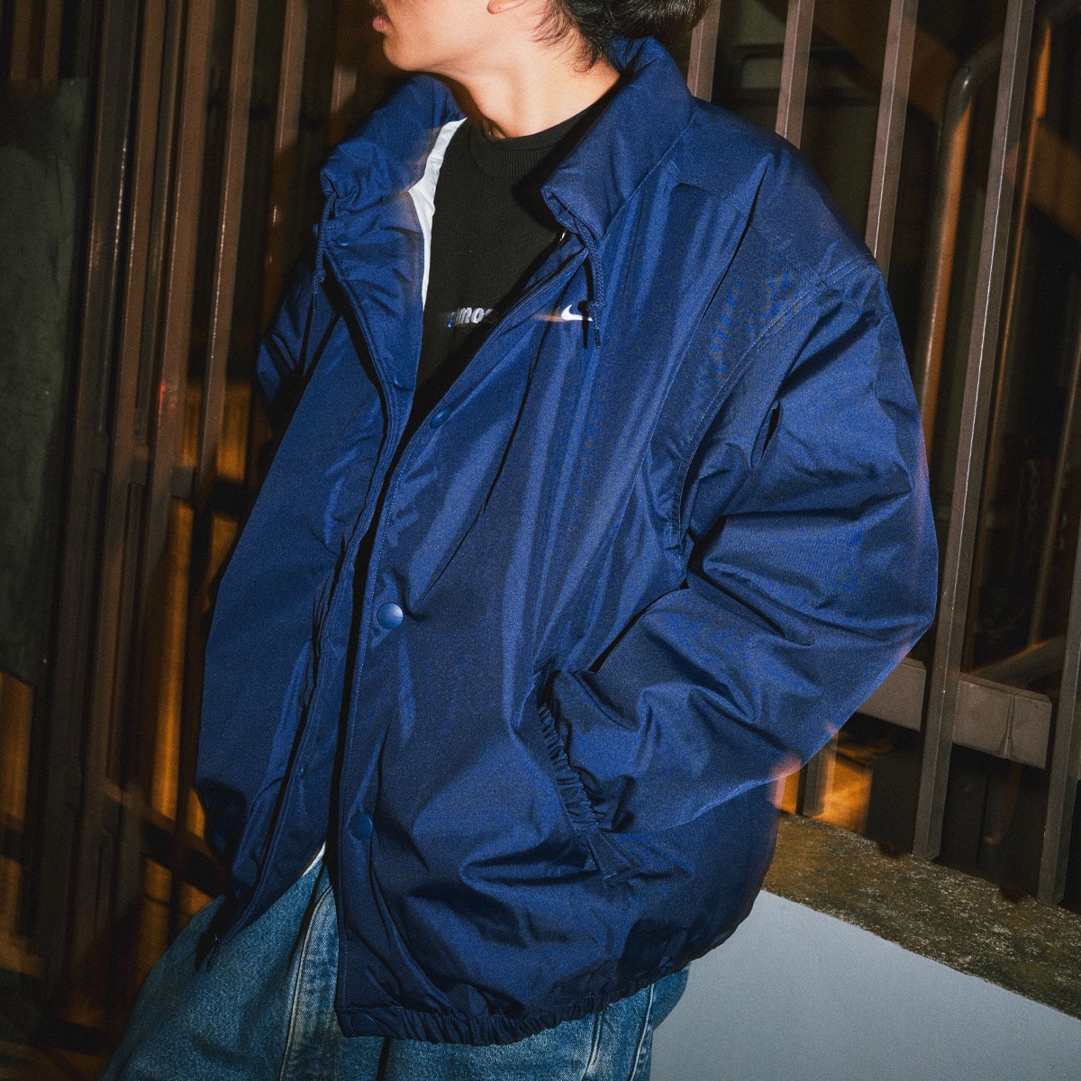 NIKE AS M NK SOLO SWSH PUFFER MIDNIGHT NAVY/WHITE 23HO-I