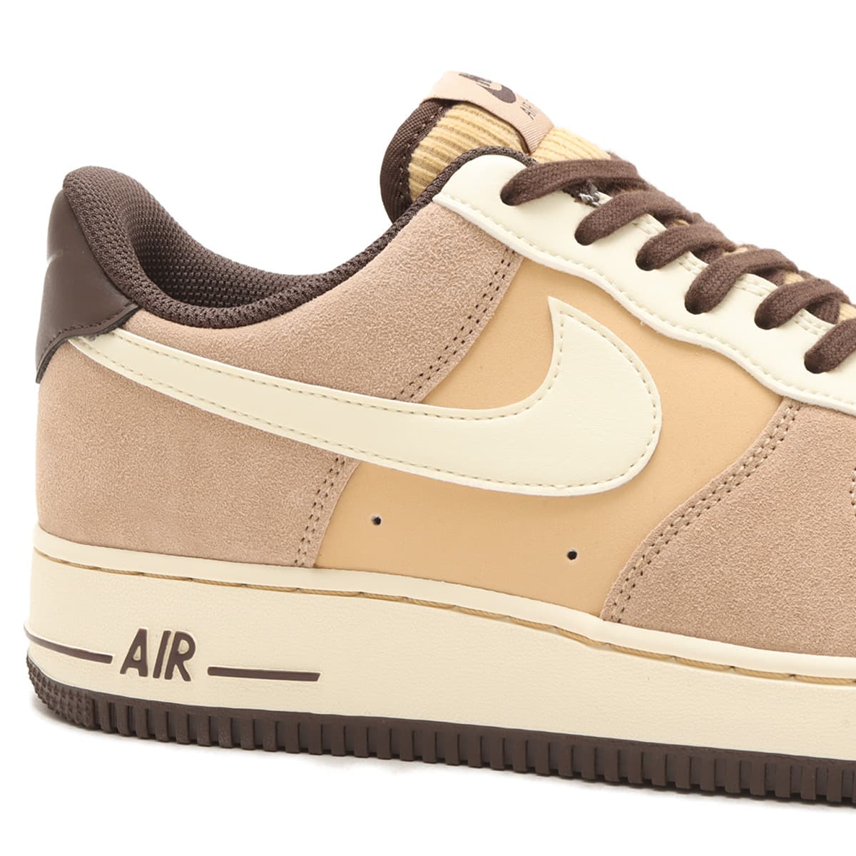 NIKE AIR FORCE 1 07 LV8 EMB HEMP COCONUT MILK BAROQUE BROWN