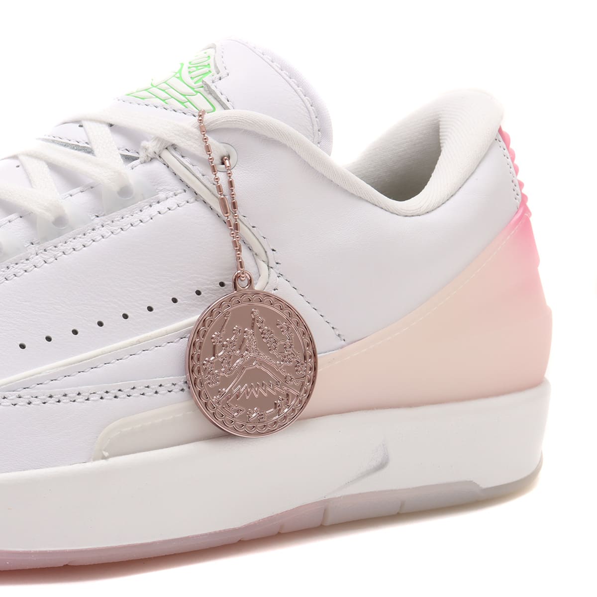 JORDAN BRAND AIR JORDAN 2 RETRO LOW CH BLSM WHITE/GREEN STRIKE-PLAYFUL PINKの画像