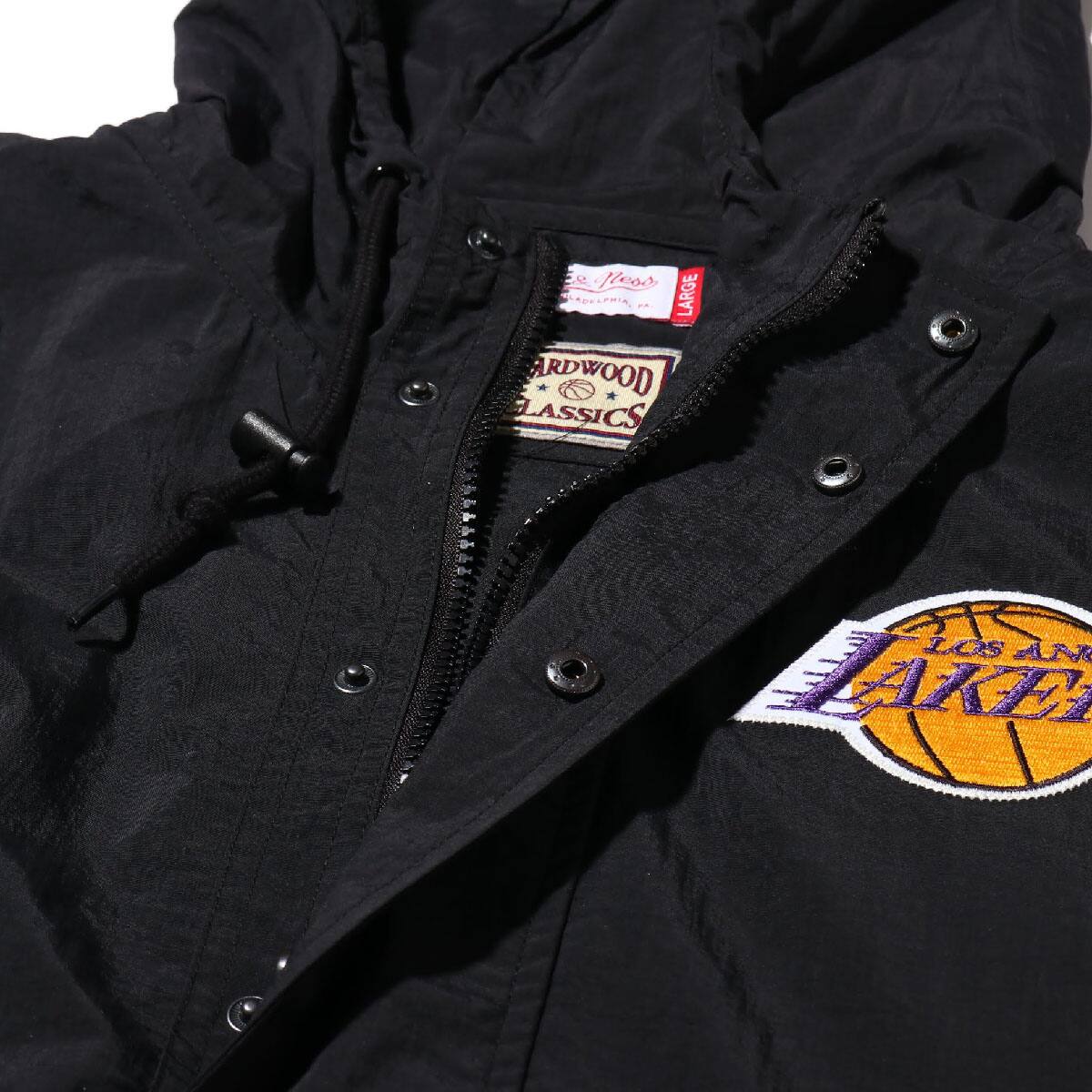Mitchell & Ness HALF ZIP ANORAK BLK REFLECTIVE/ LOS ANGELES LAKERS BLACK 19FW-Iの画像