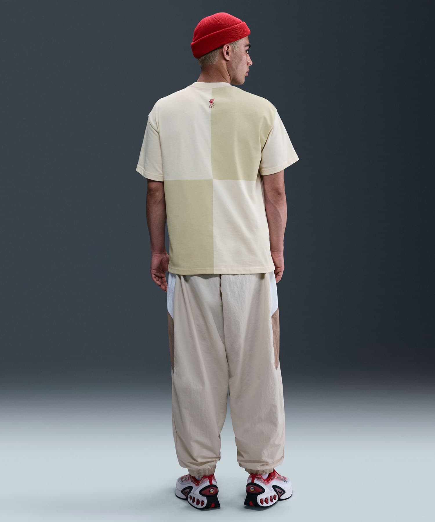 NIKE AS LFC M NK PRM AIR MAX TEE COCONUT MILKの画像