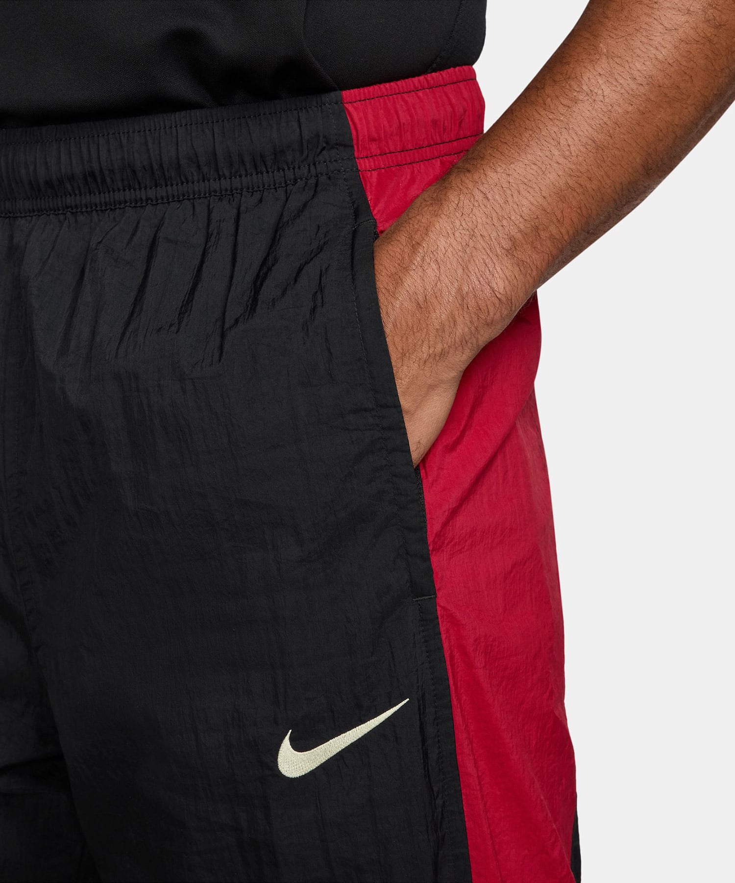 NIKE AS M NK RPL T90 TRK PANT W BLACK/GYM RED/SAILの画像