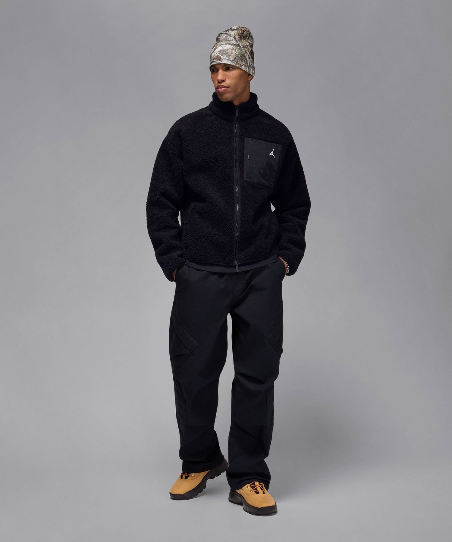 JORDAN BRAND M J FLT MTNSIDE SHERPA BLACK/WHITEの画像