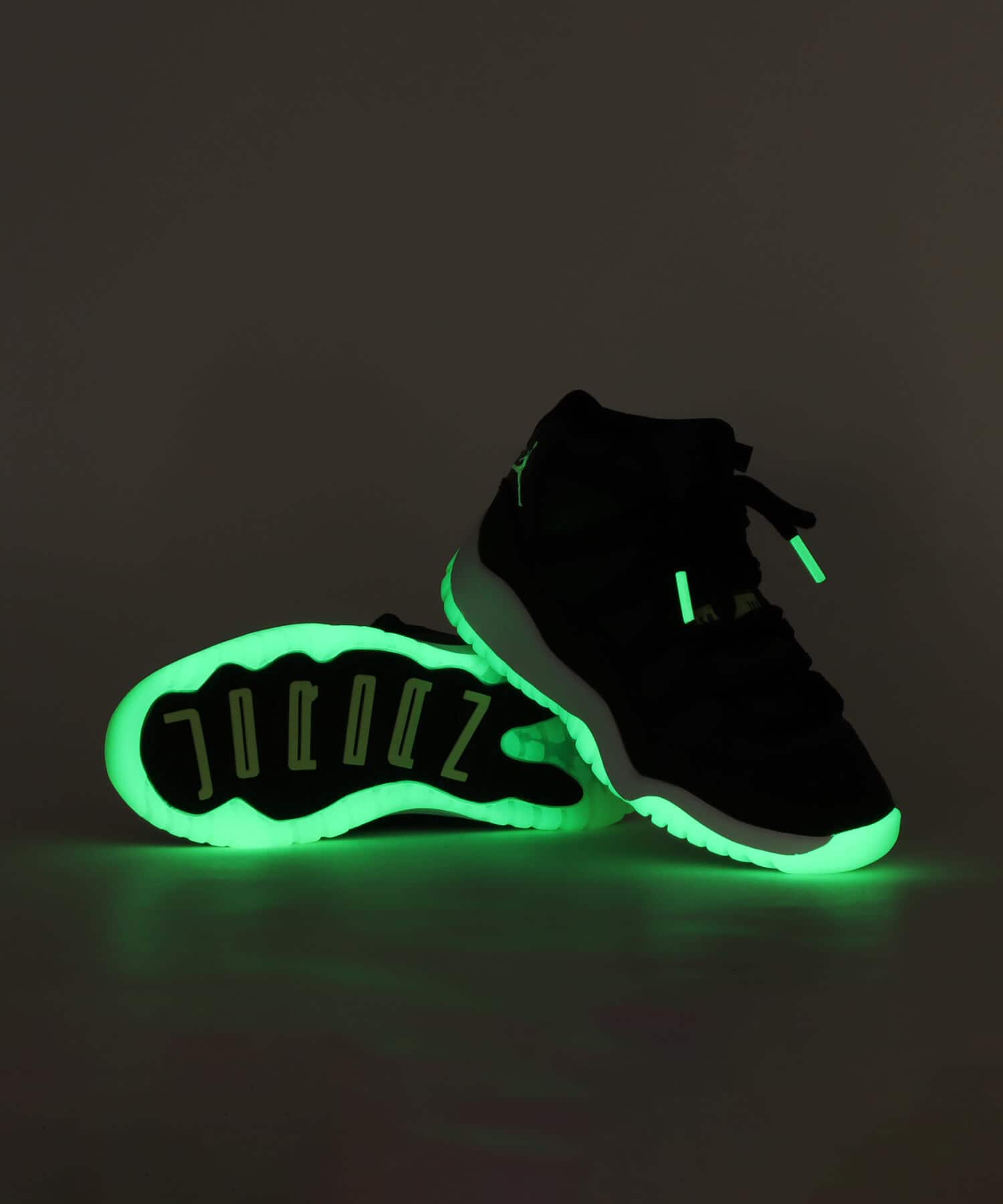 JORDAN BRAND JORDAN 11 RETRO (PS) BLACK/BARELY VOLT-DARK RAISIN-WHITEの画像