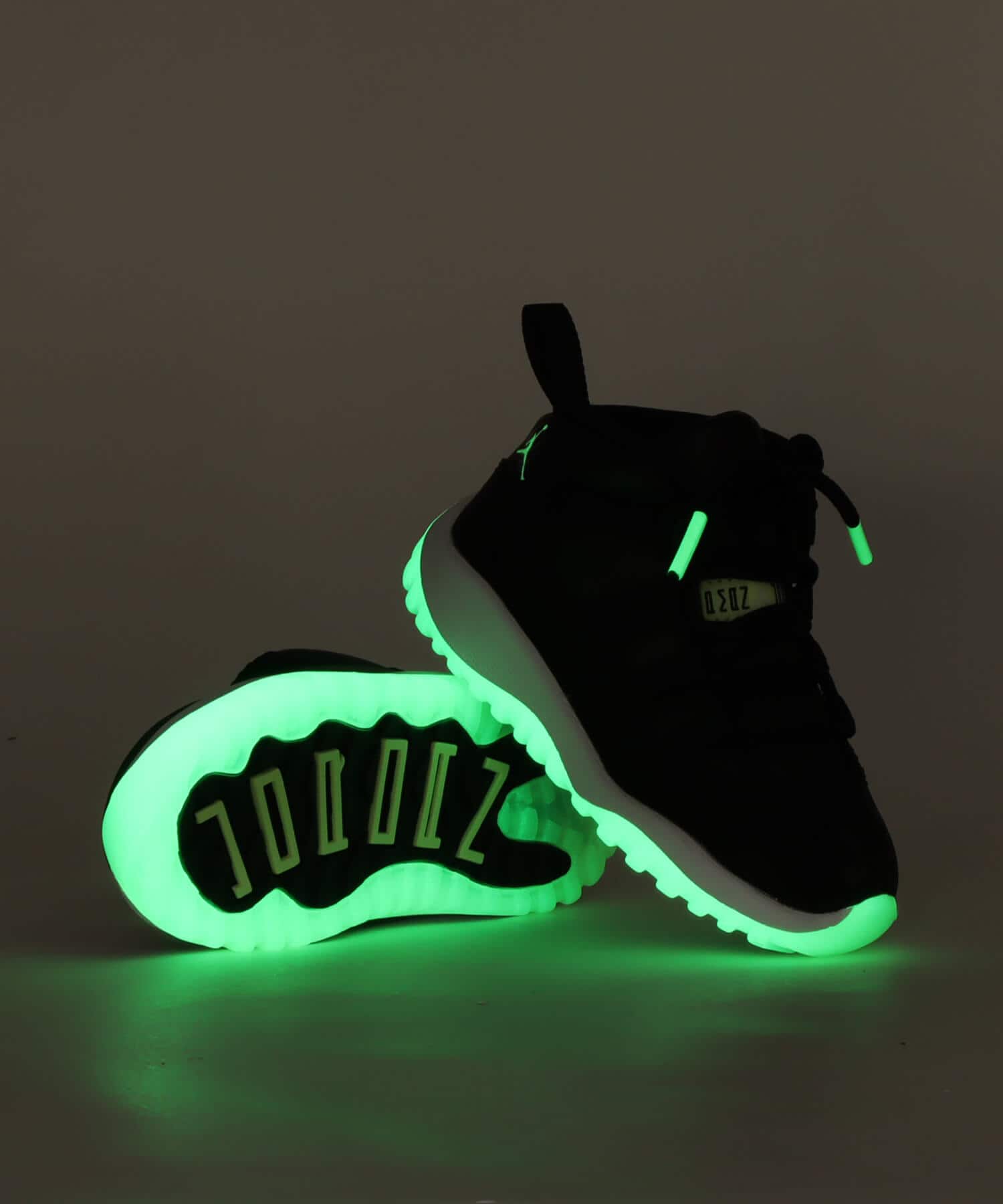 JORDAN BRAND JORDAN 11 RETRO (TD) BLACK/BARELY VOLT-DARK RAISIN-WHITEの画像