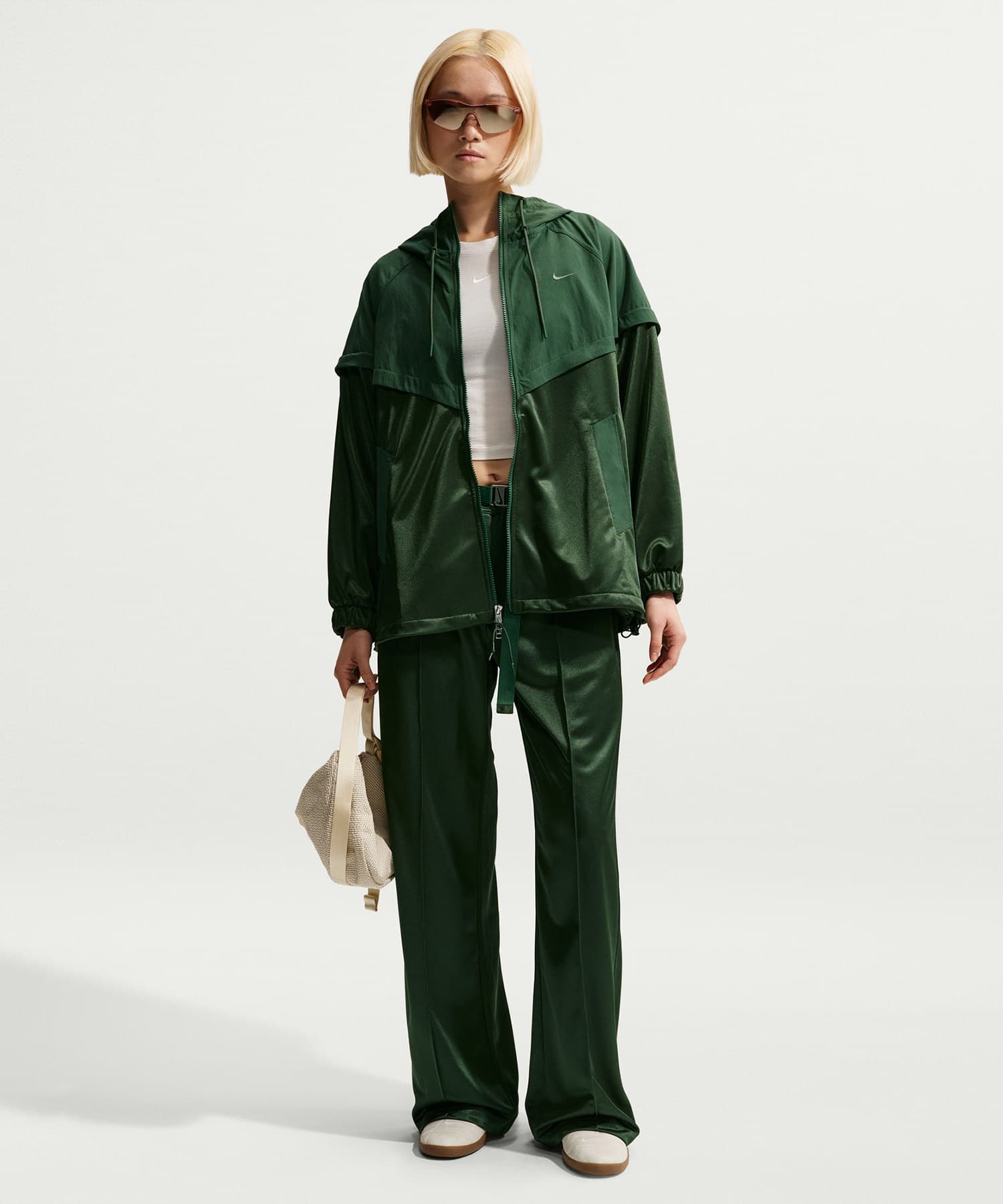 NIKE AS W NSW OS HOODED WR JKT MOD GREENの画像