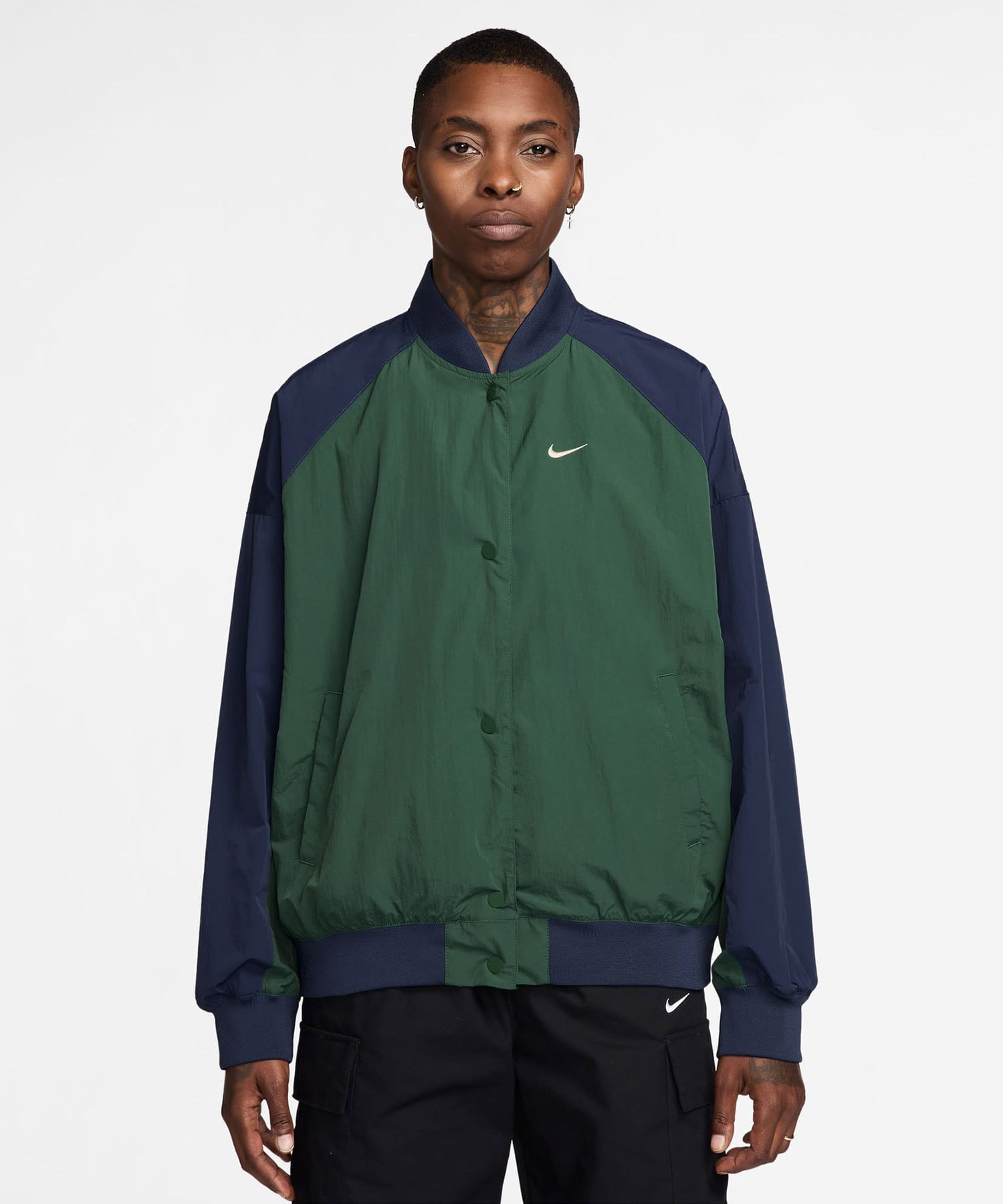 NIKE AS W NSW HBR VARSITY JKT GREENの画像