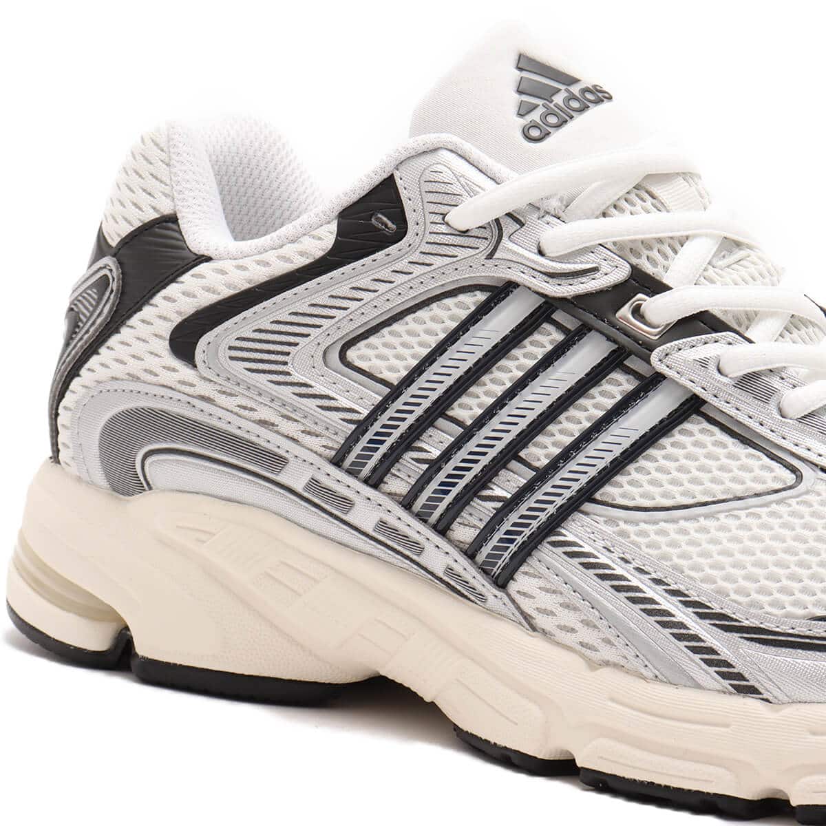 adidas RESPONSE CL CRYWHT/FTWWHT/CBLACKの画像