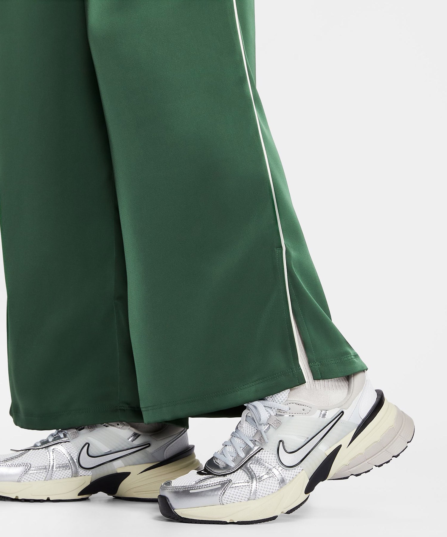 NIKE AS W NSW OFFLN WVN STN PANT GREENの画像