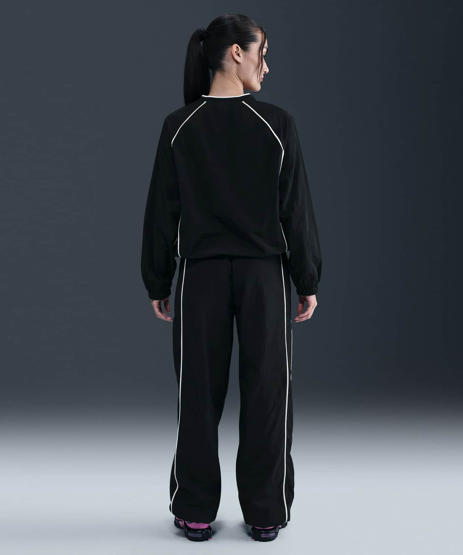 NIKE AS W NSW WR PULLOVER BLACK/SAILの画像