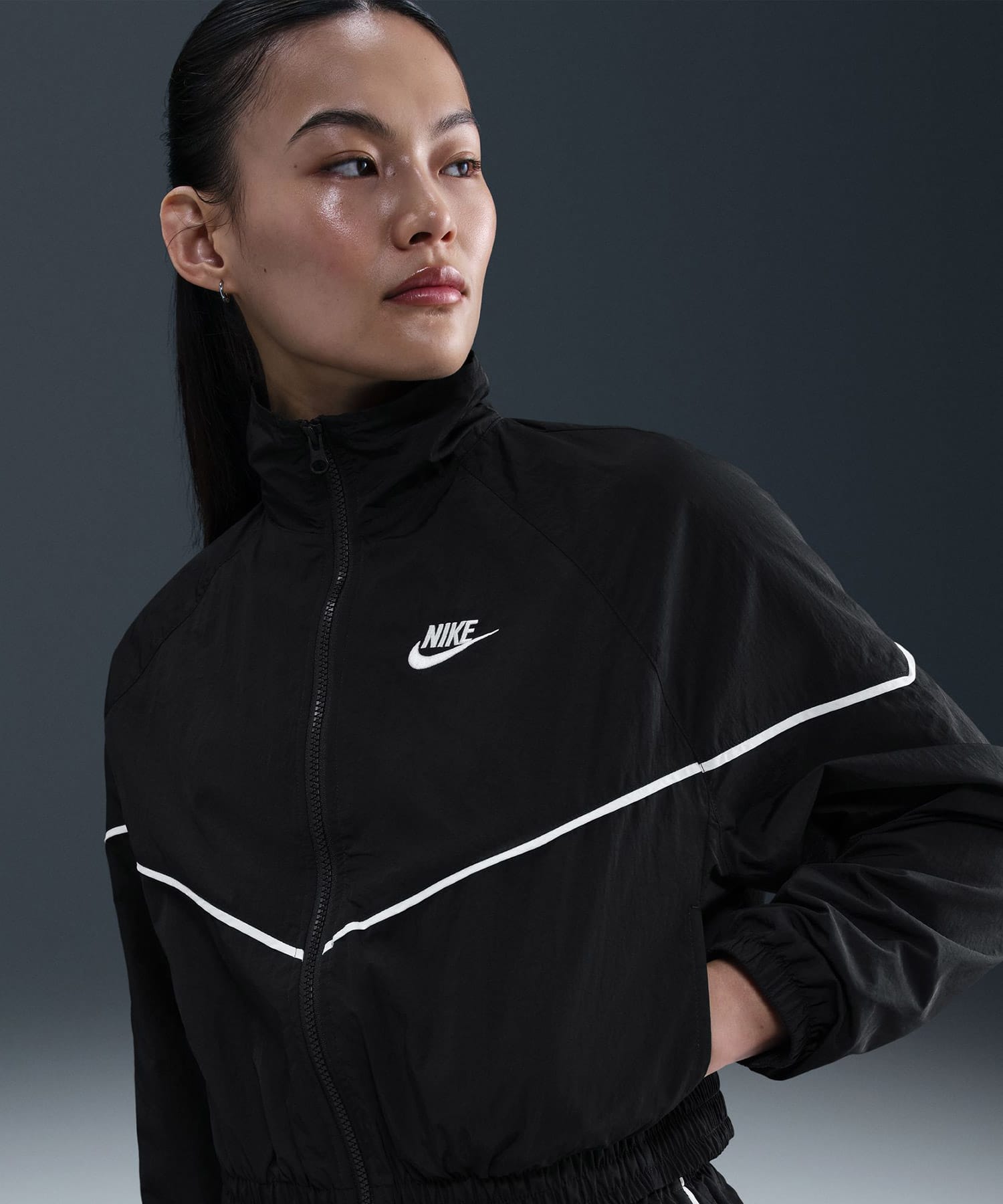 NIKE AS W NSW NK WR WVN JKT SPEED BLACK/SAIL/SAILの画像