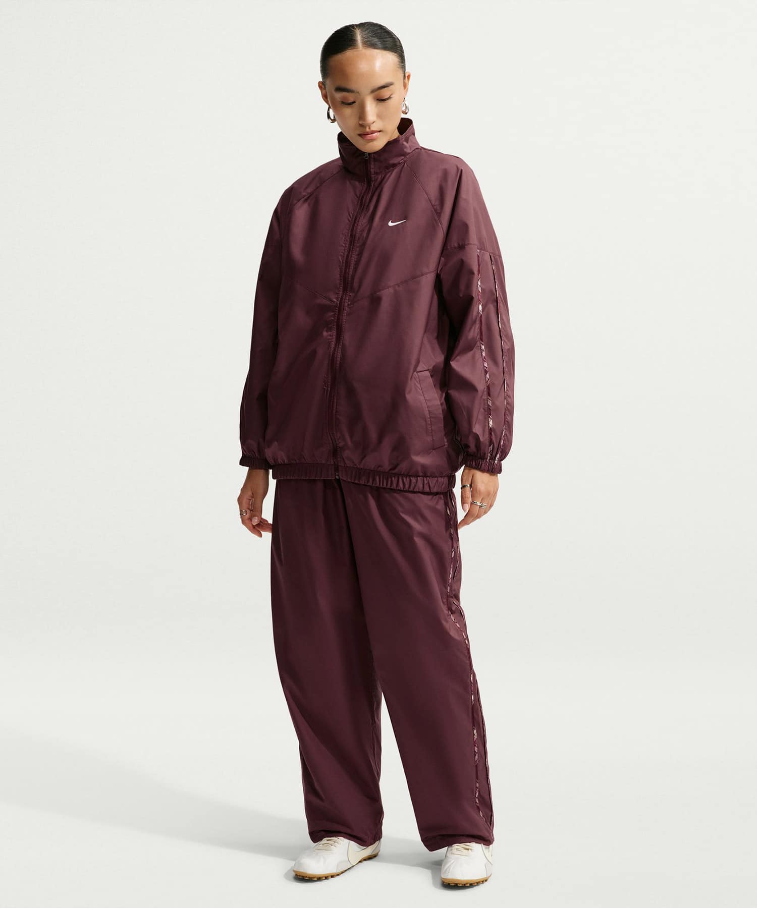 NIKE AS W NK REVERSIBLE PLAID WR JK BROWNの画像