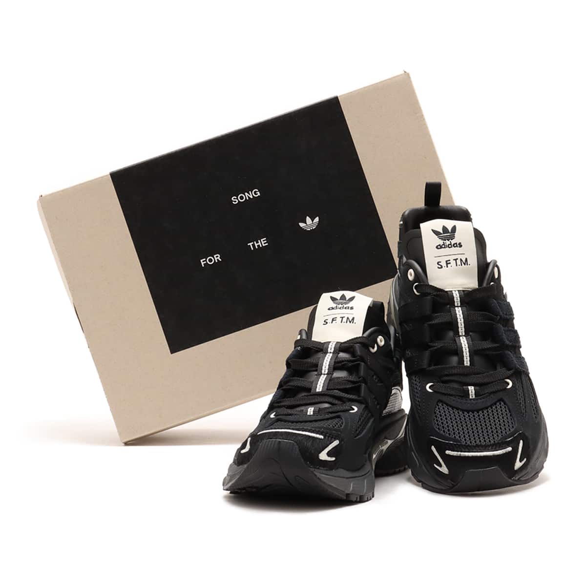 adidas ADISTAR CUSHION SFTM CORE BLACK/CORE BLACK/CREAM WHITEの画像