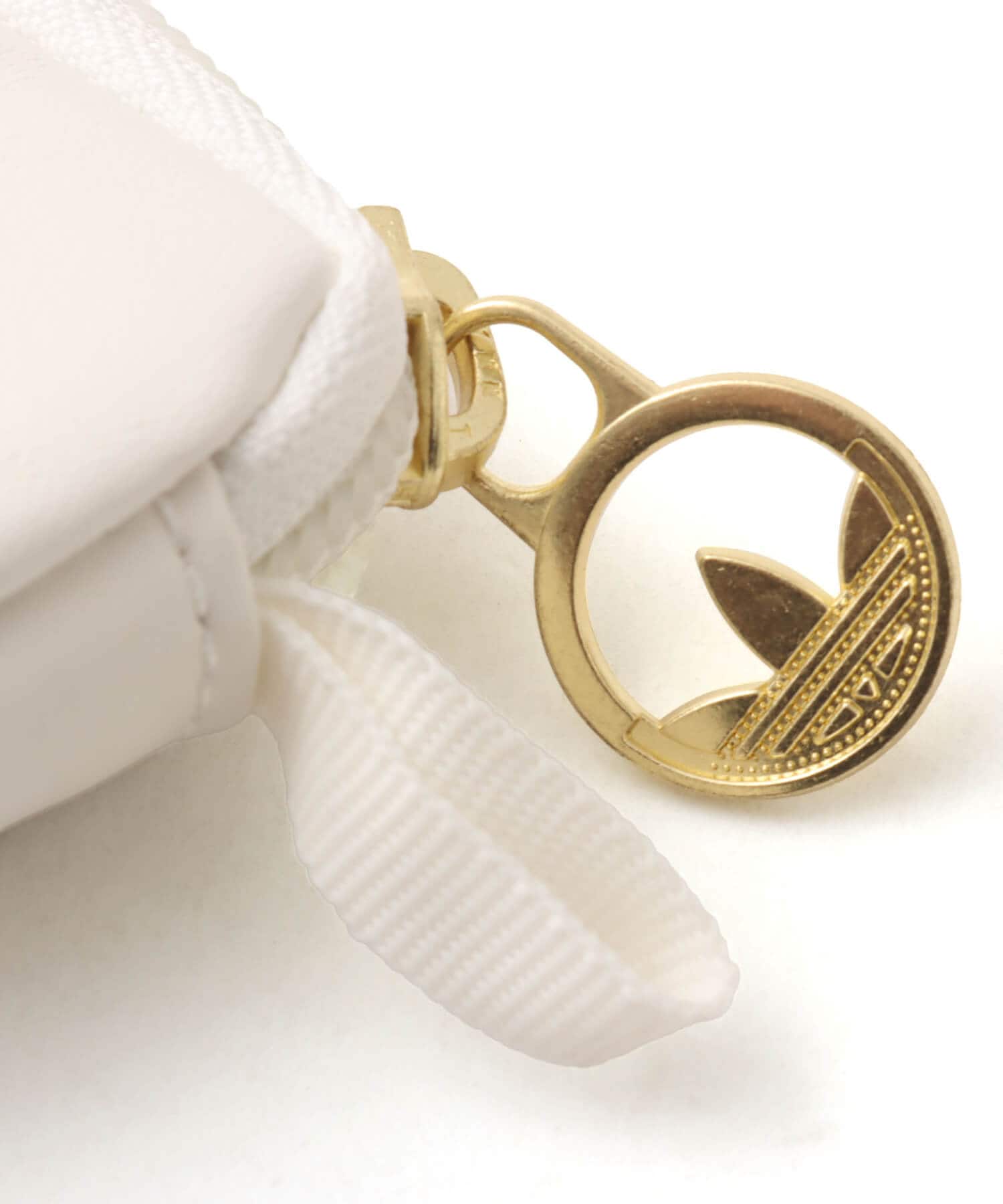 adidas KEY CHAIN ゴールドメタリック/セミルシッドレッド/ブルーの画像