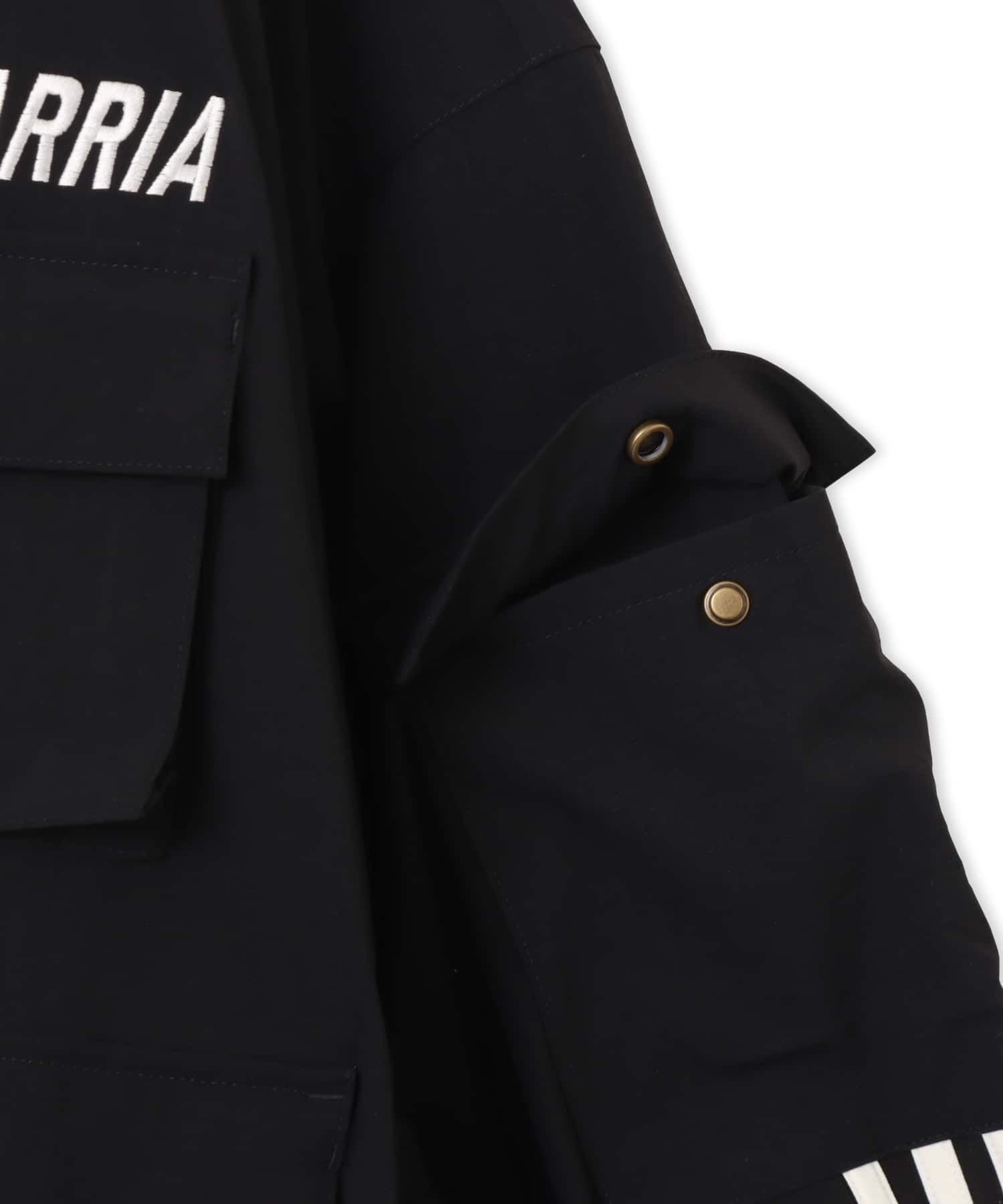 adidas CHAVARRIA CARGO TRACK TOPブラックの画像