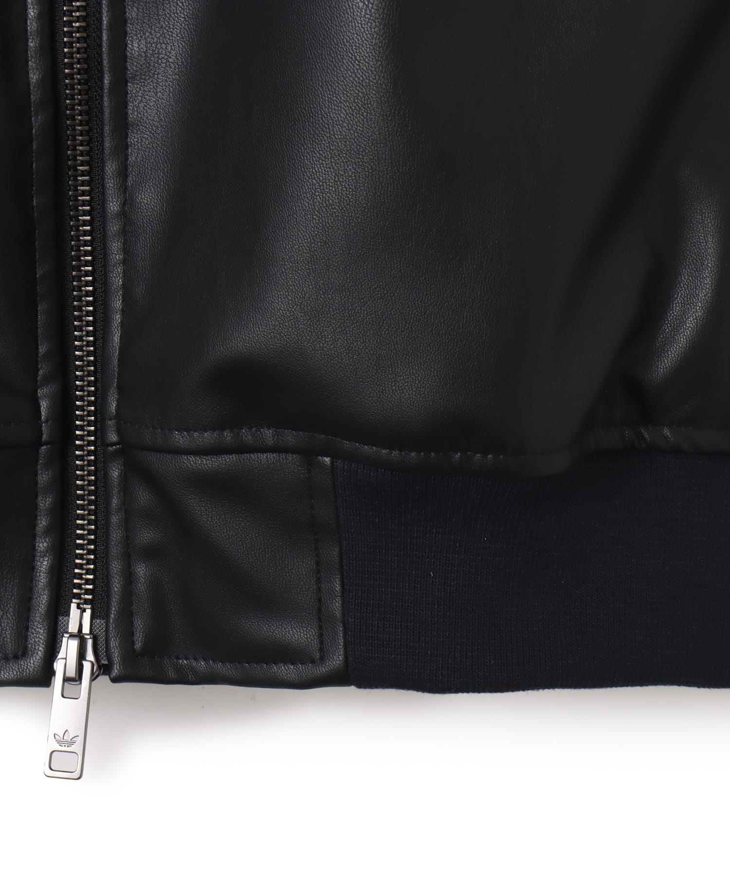 adidas SST PLEATHER TRACK TOP ブラックの画像