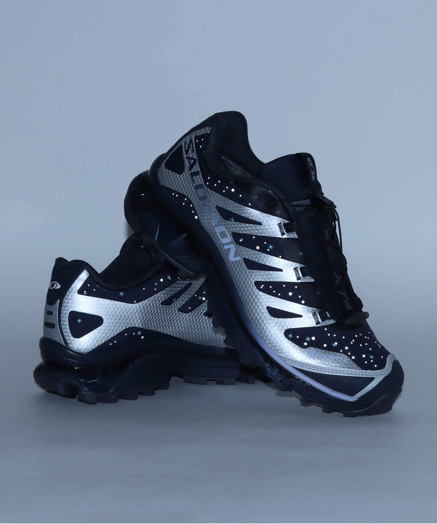 SALOMON XT-4 OG GTX atmos Carbon/Ftw Silver/Cosmic Skyの画像