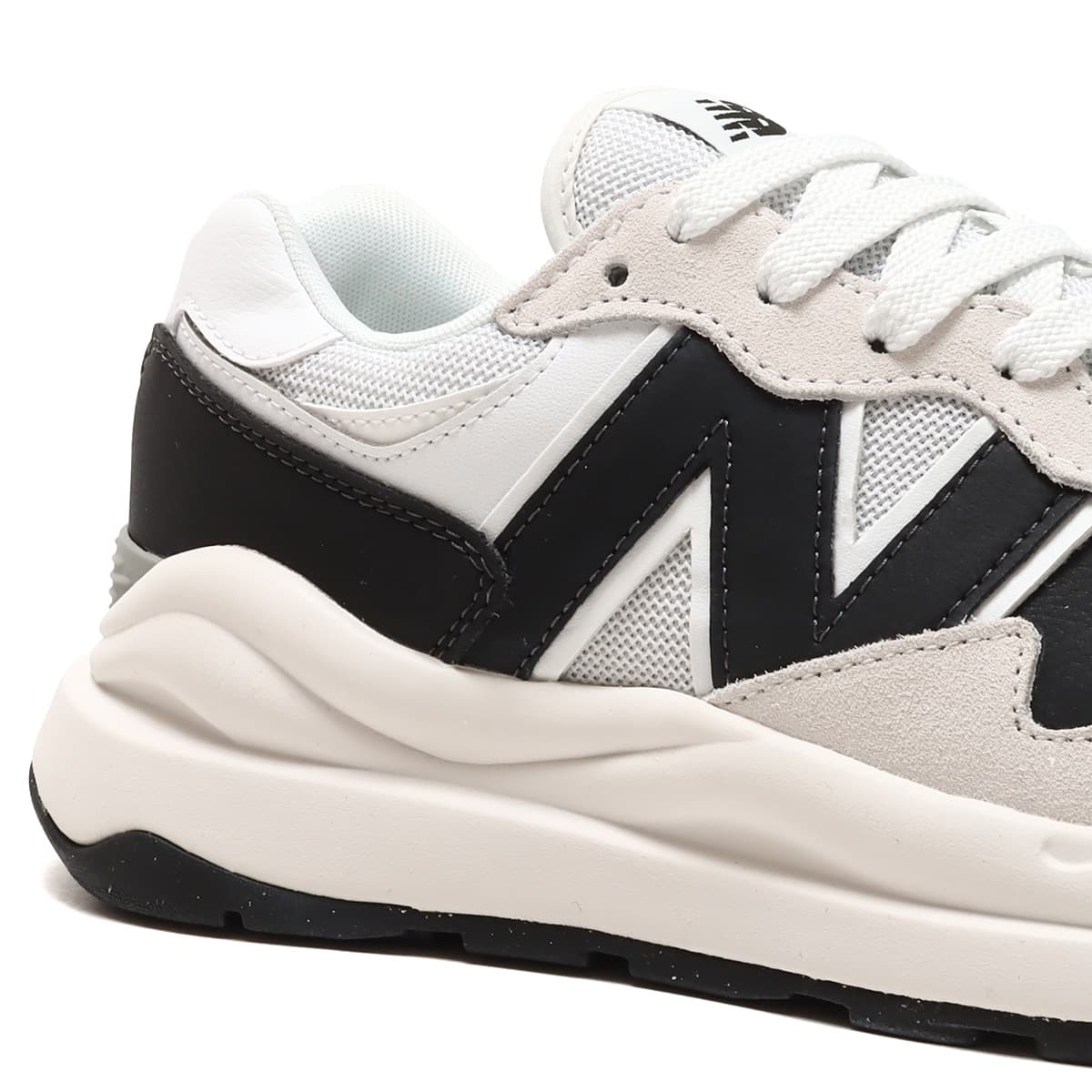 New Balance M5740CPC WHITE/BLACK 23SS-I