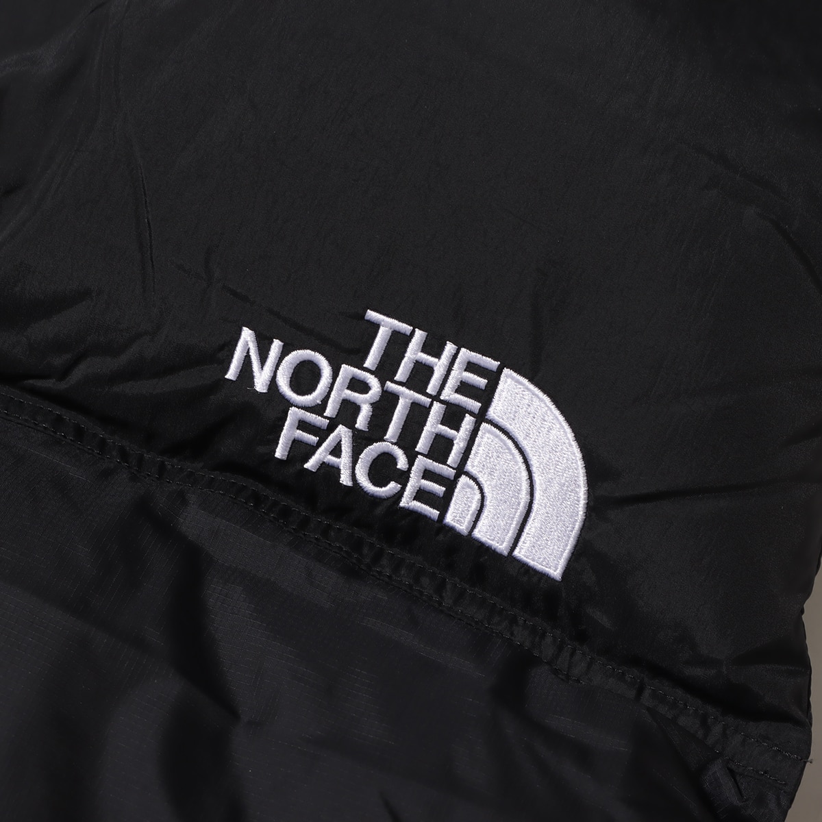 THE NORTH FACE NUPTSE VEST BLACK 23FW-I