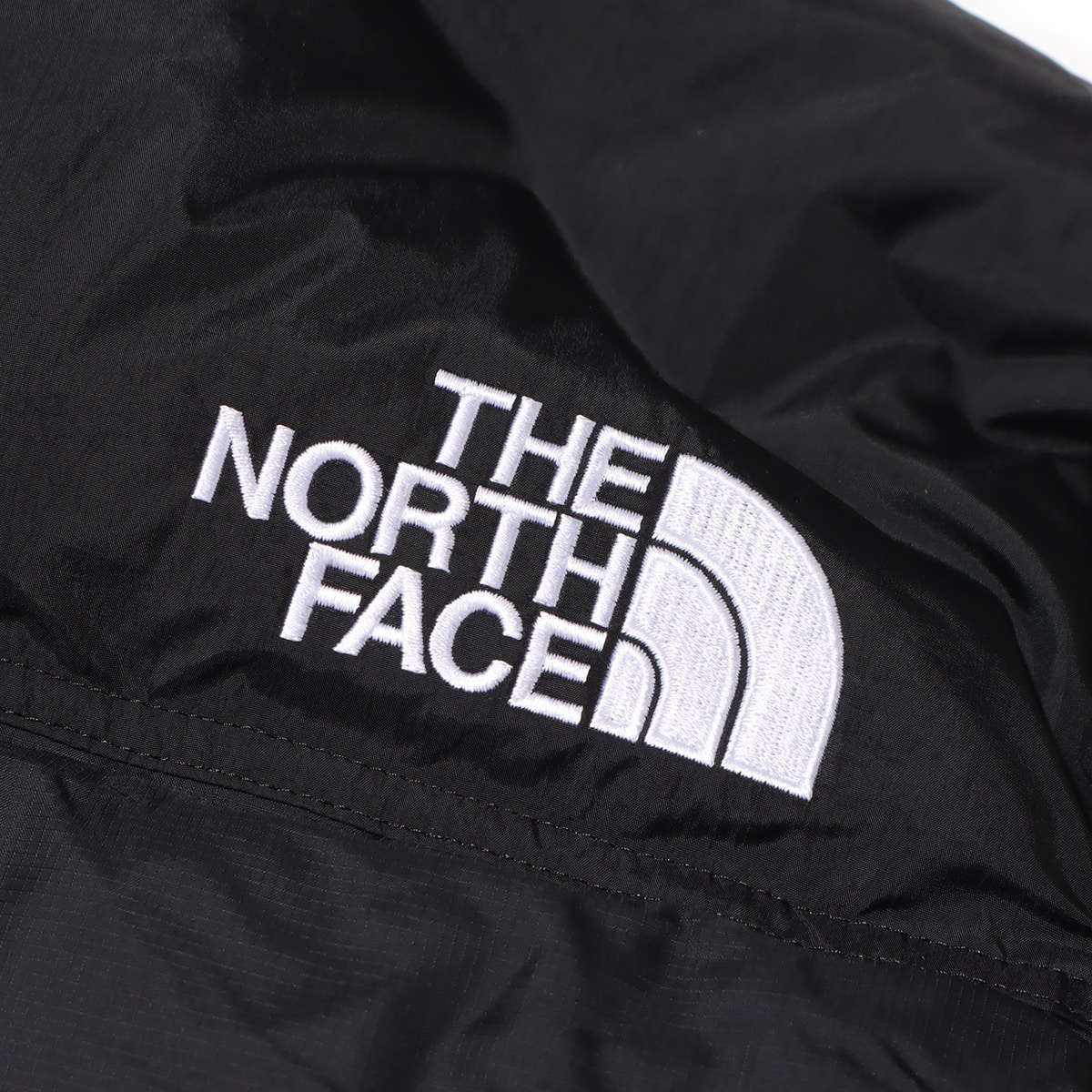 THE NORTH FACE SHORT NUPTSE JACKET BLACK 23FW-I