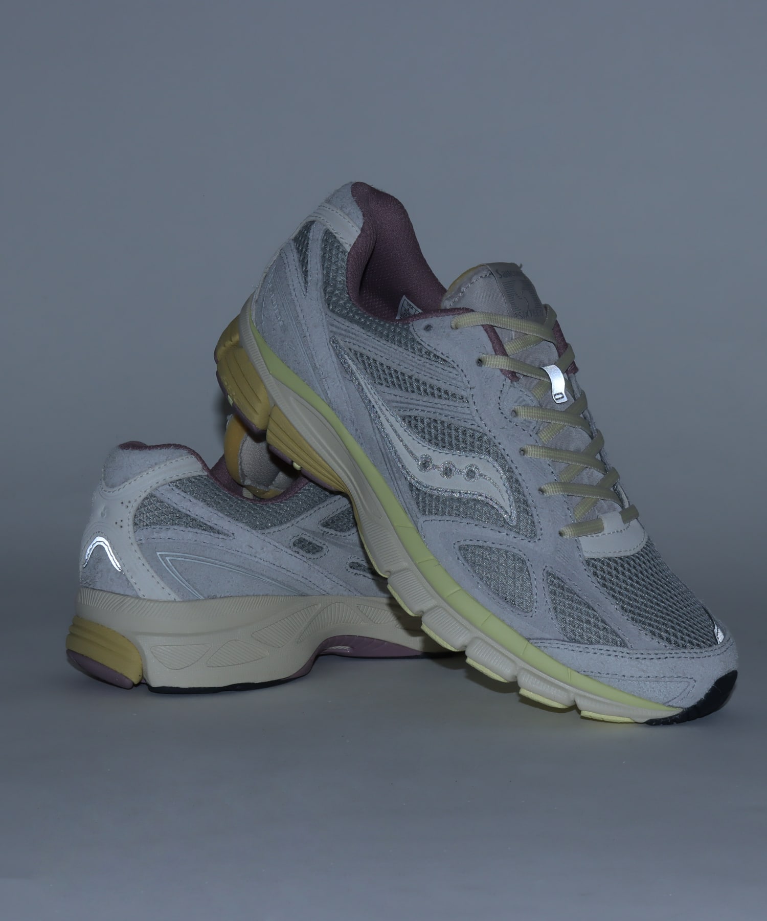 Saucony PROGRID GUIDE 7 Graphiteの画像