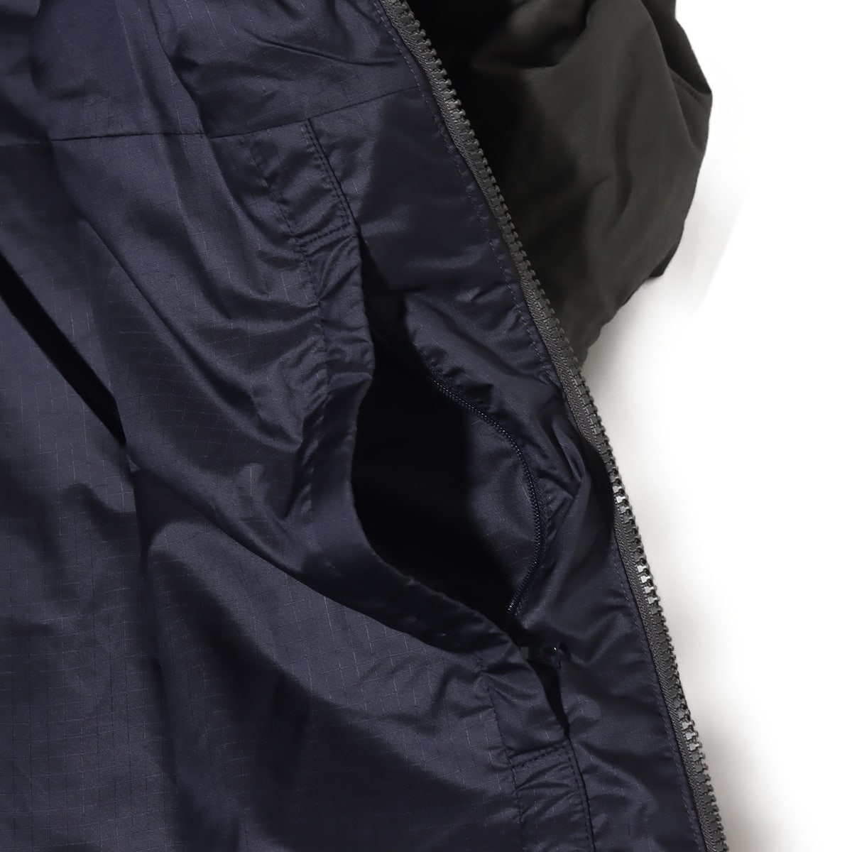nanamica Insulation Jacket Moss Green 23FA-Iの画像