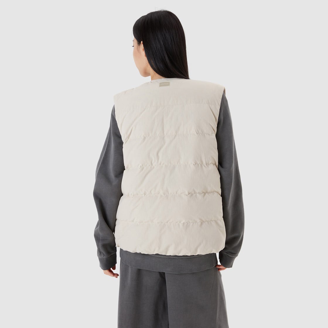 UMBRO Lightweight Down Vest オイスターベージュの画像