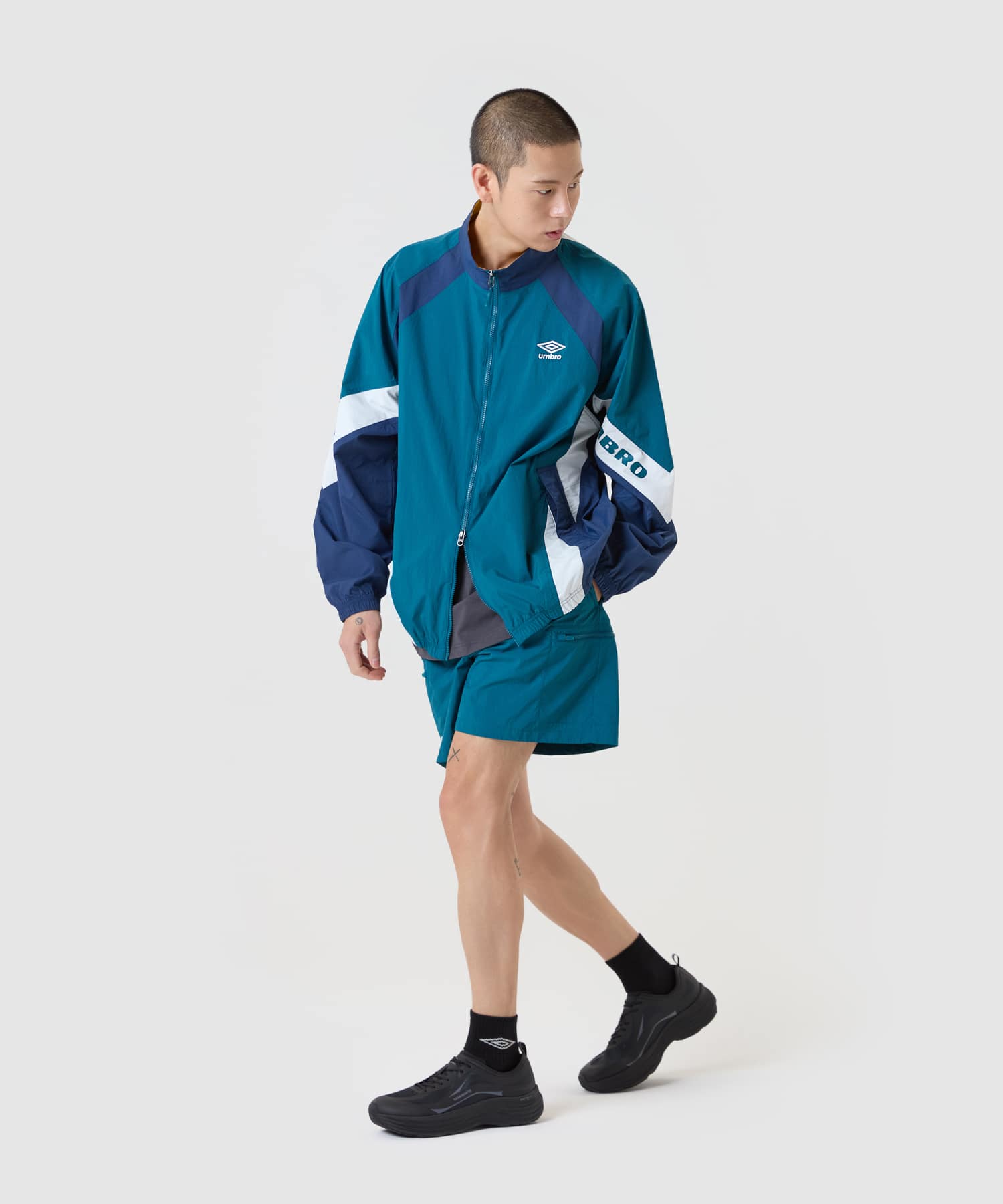 UMBRO 【KOREA COLLECTION】COLOR BLOCK STAND-NECK JACKET ブルーの画像