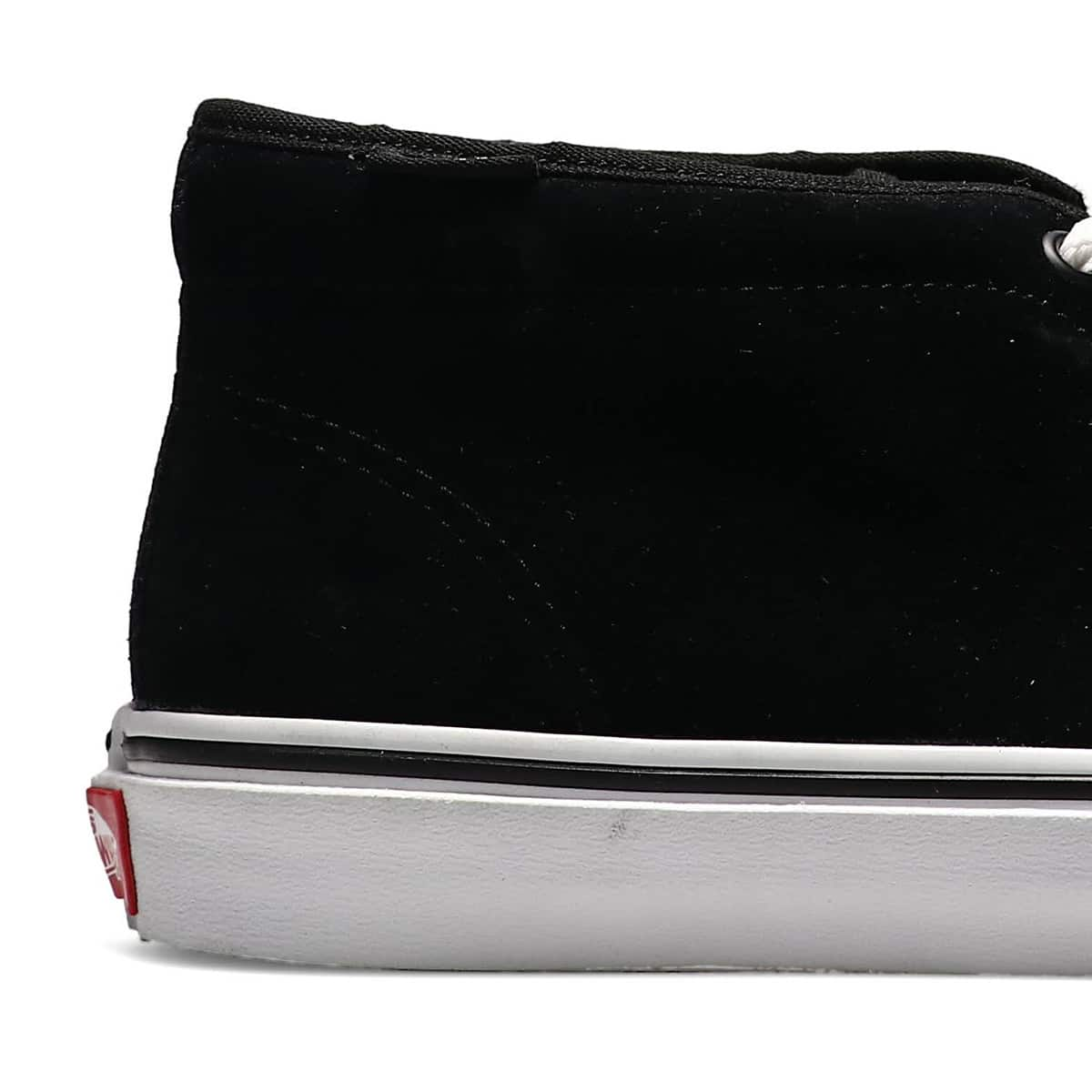 Vans chukka clearance boot black white