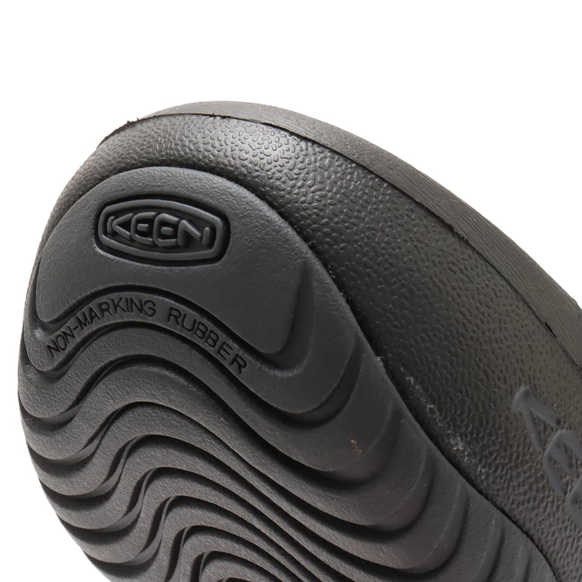 KEEN YOGUI Black/Magnetの画像